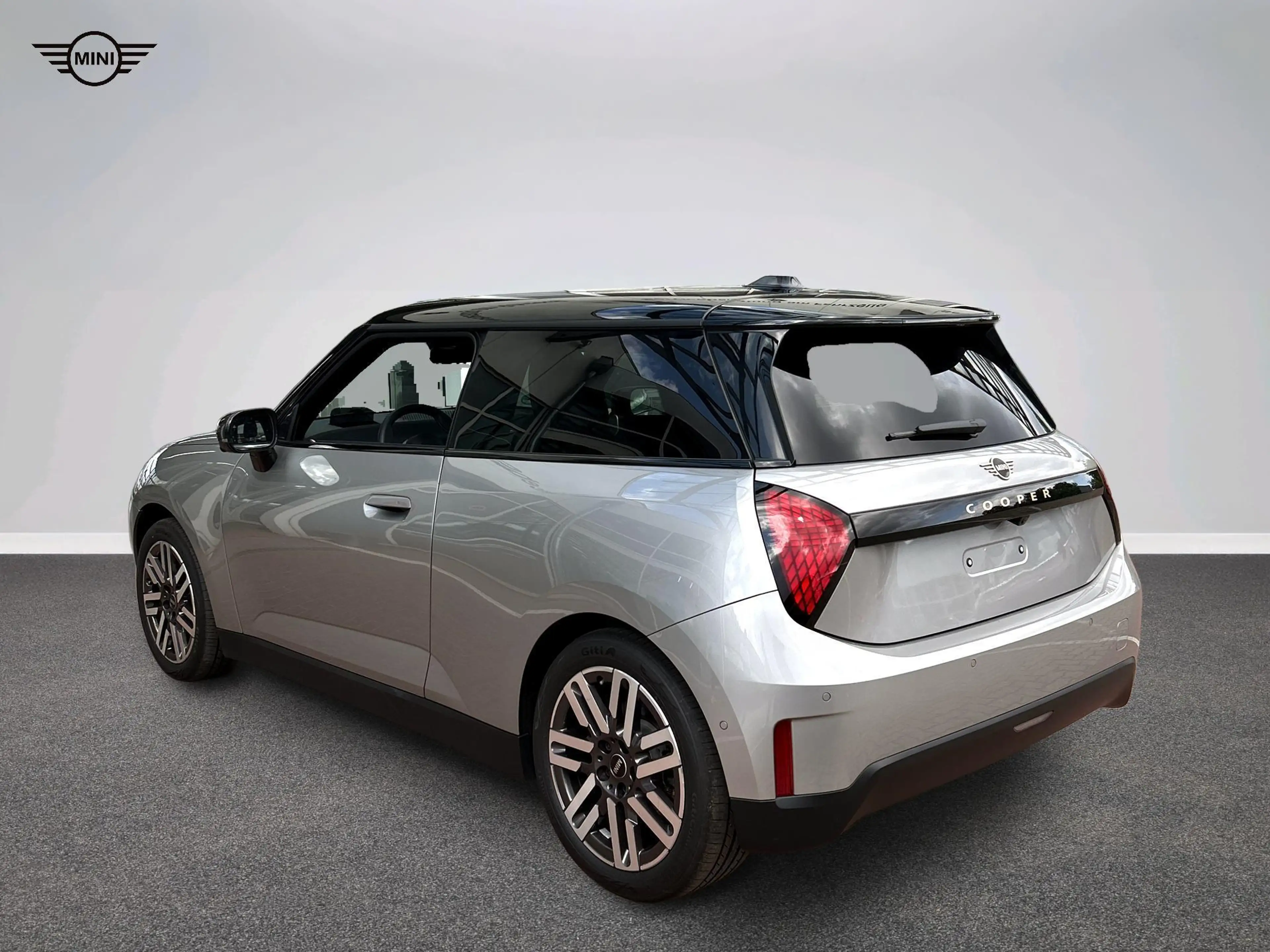 MINI Cooper E Classic Trim — photo 4