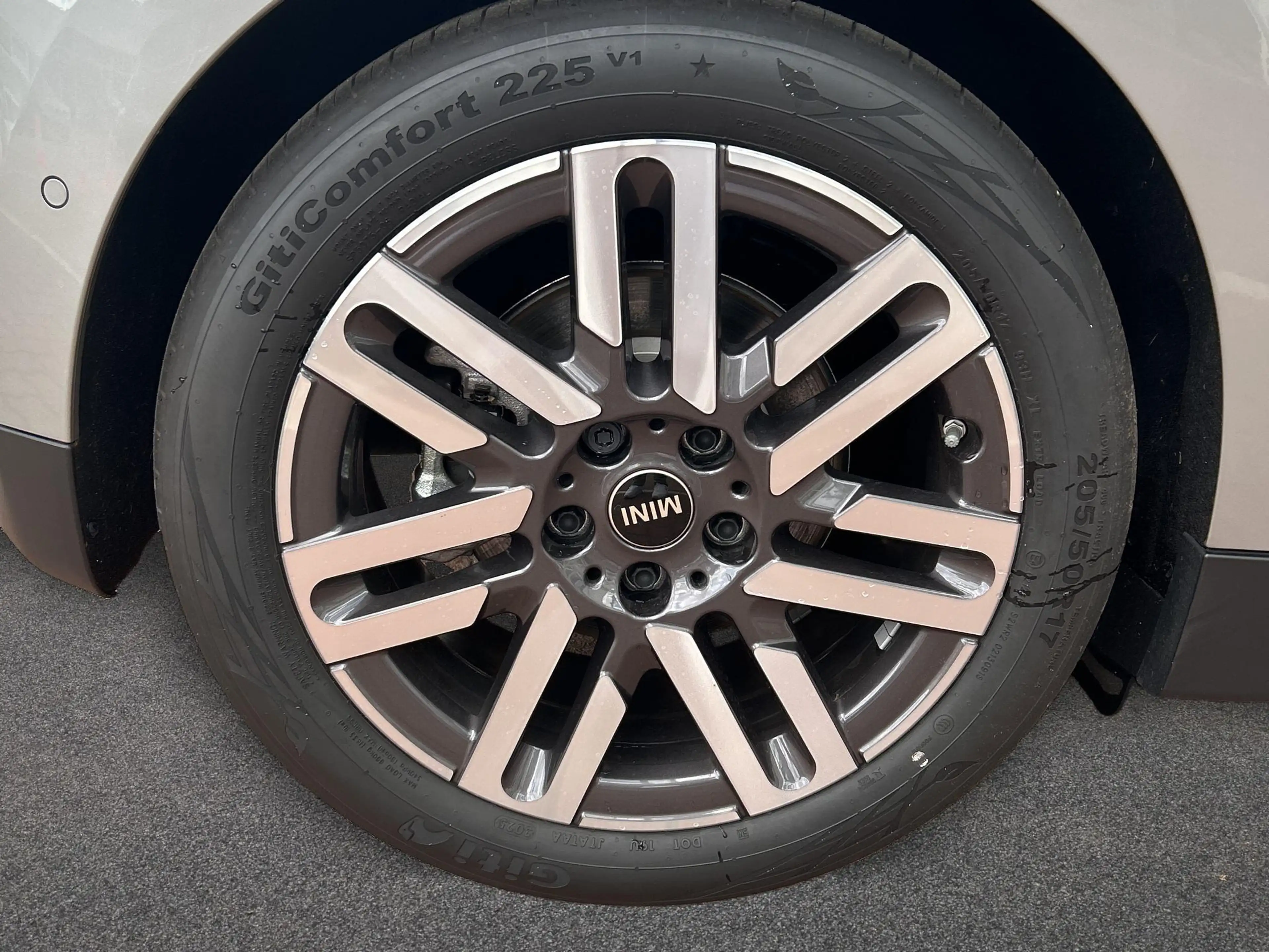 MINI Cooper E Classic Trim — photo 11
