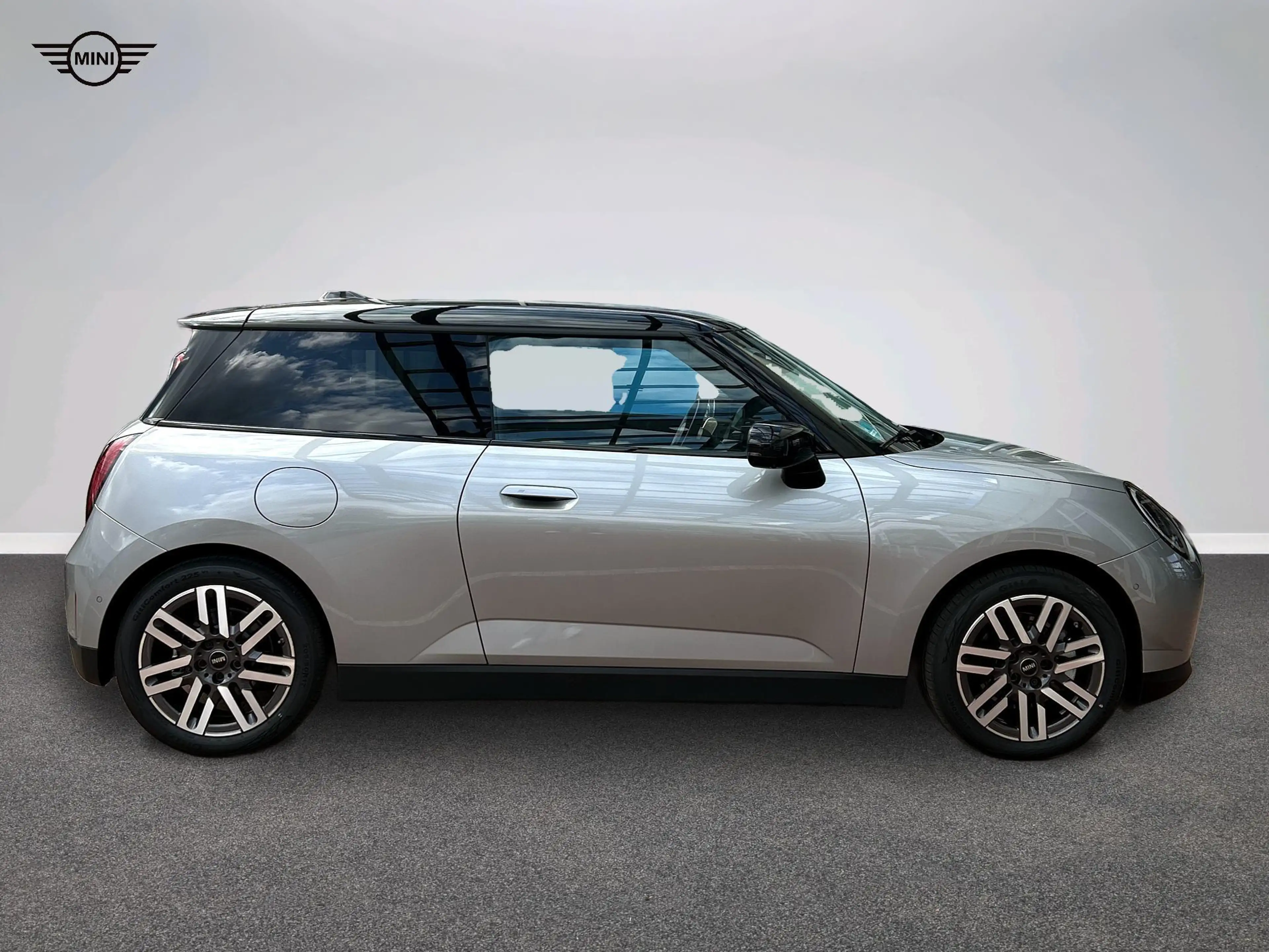 MINI Cooper E Classic Trim — photo 2