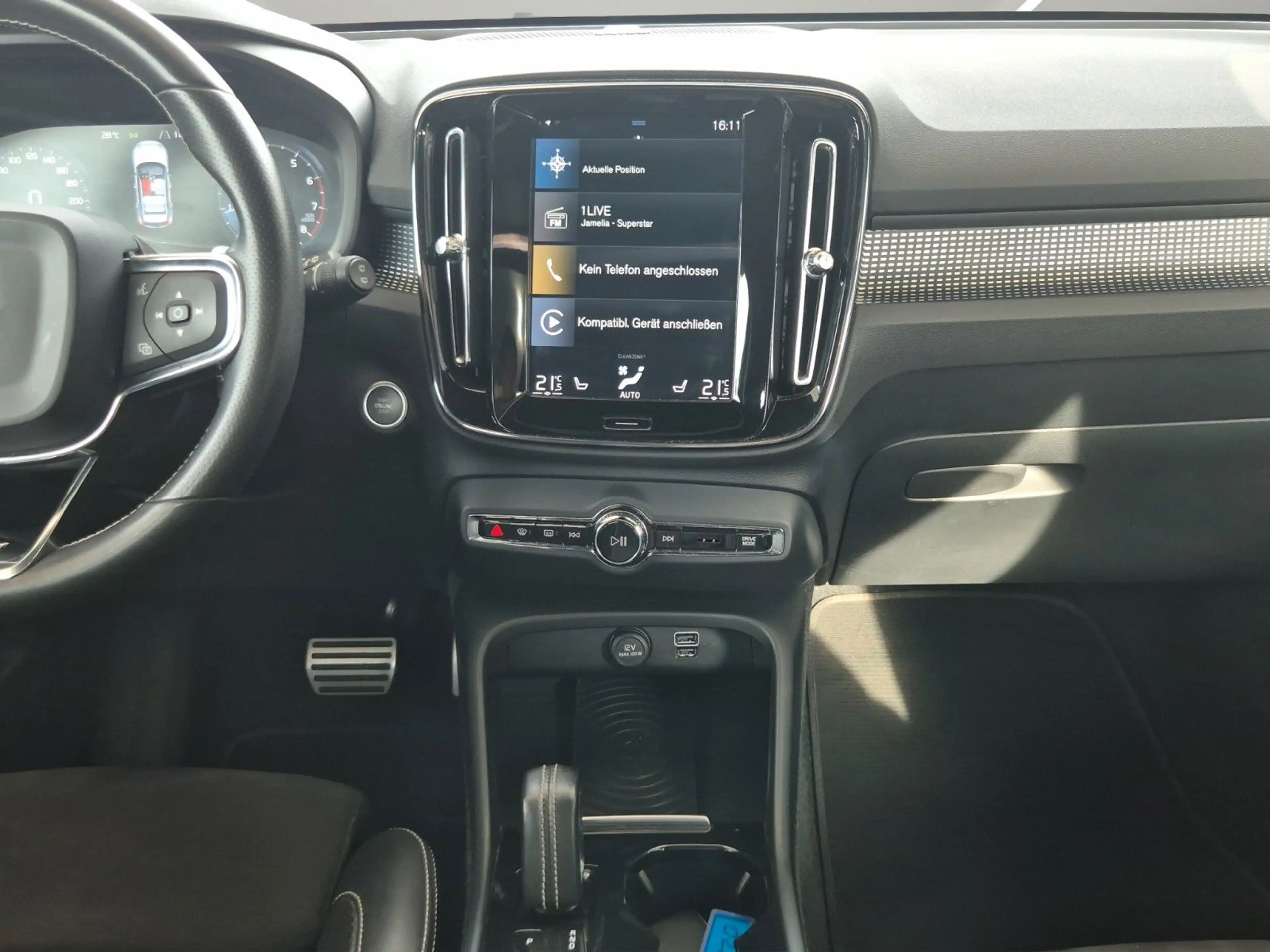 Volvo XC40 T5 R Design AWD Pano H&K Carplay — photo 14