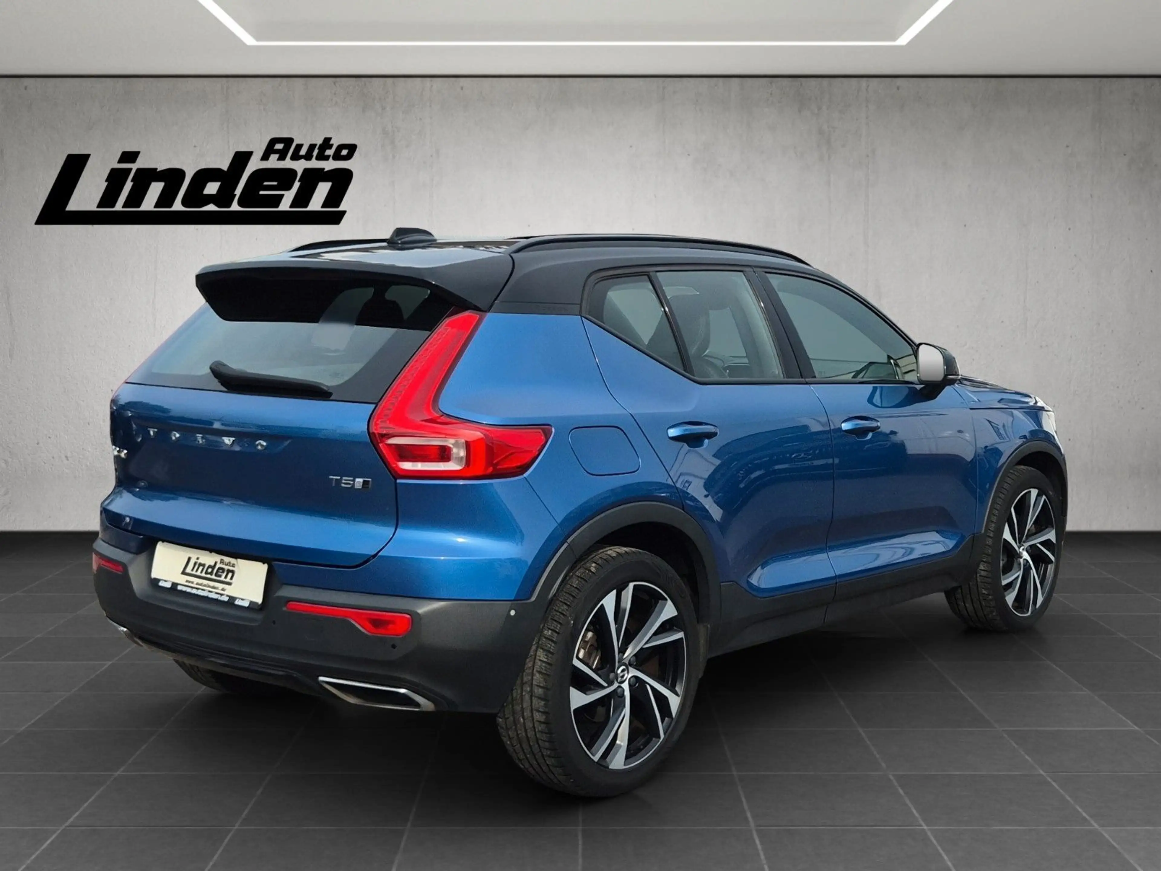 Volvo XC40 T5 R Design AWD Pano H&K Carplay — photo 5