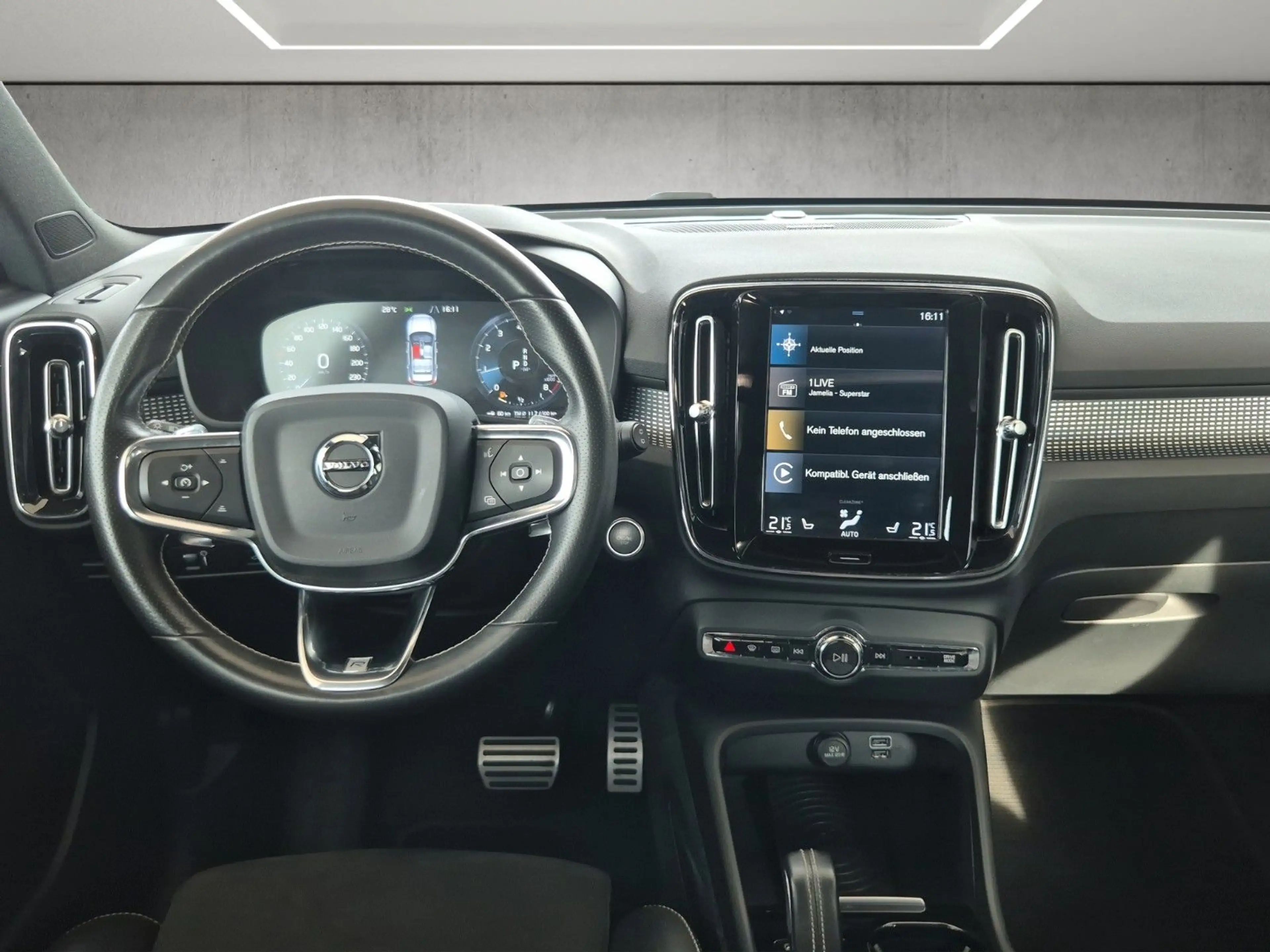 Volvo XC40 T5 R Design AWD Pano H&K Carplay — photo 13