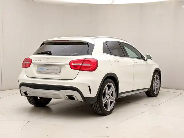 Mercedes-Benz Gla view 4