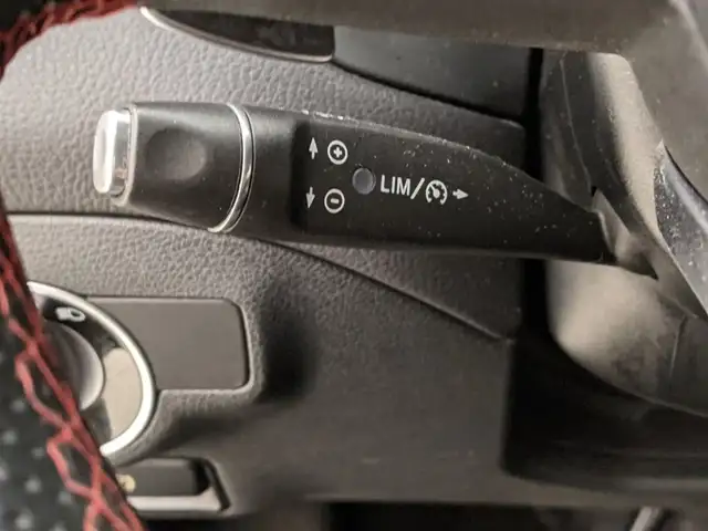Mercedes-Benz Gla view 11
