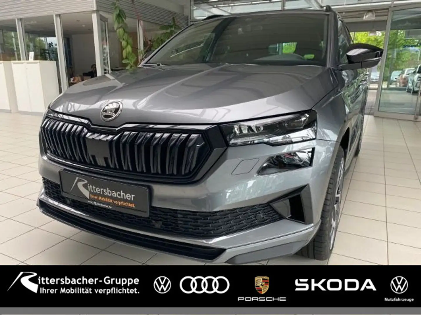 Skoda Karoq Sportline 1,5 TSI 110 kW 6-Gang-Schaltgetr Grau - 1