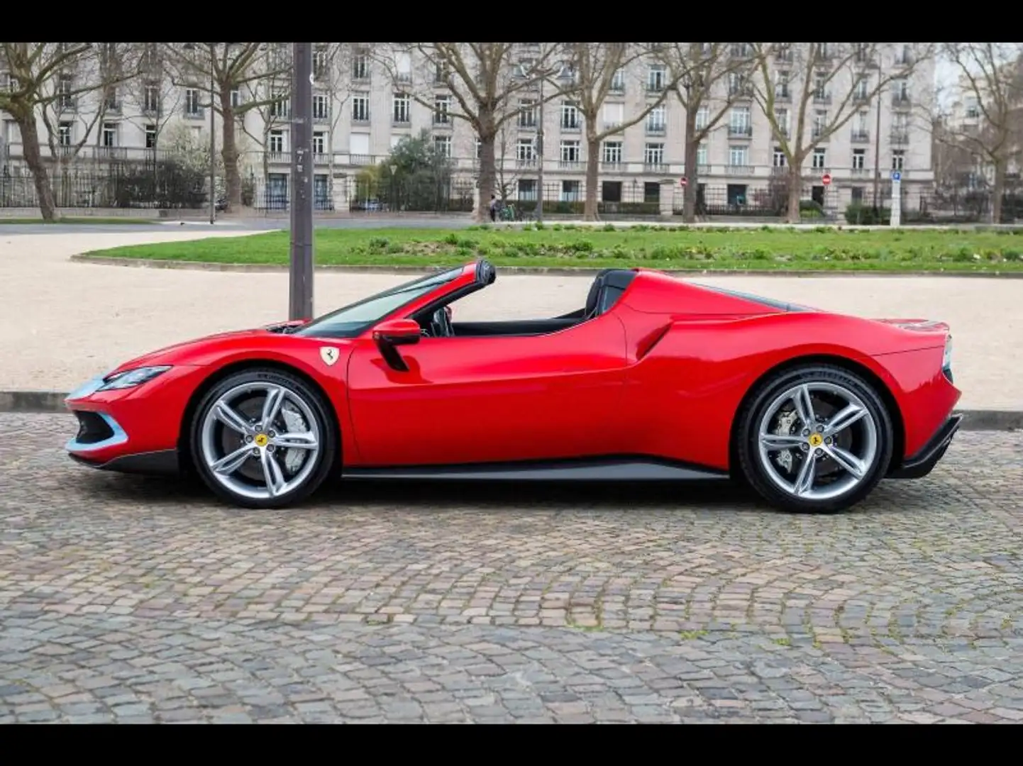 Ferrari 296 GTS - 2