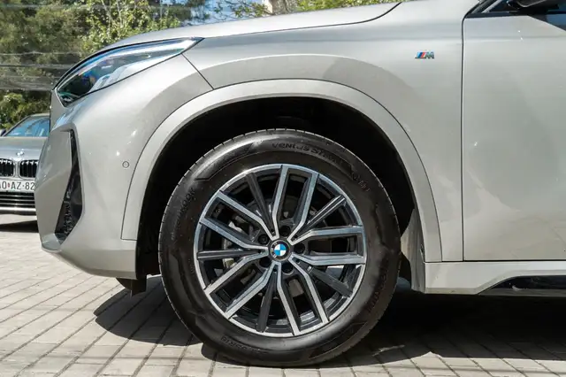 BMW X1 view 9