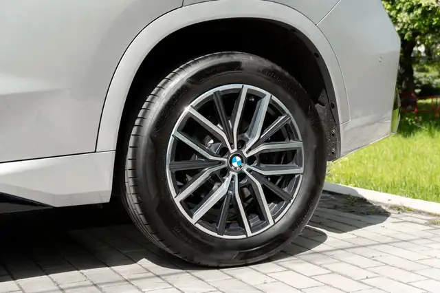 BMW X1 view 10