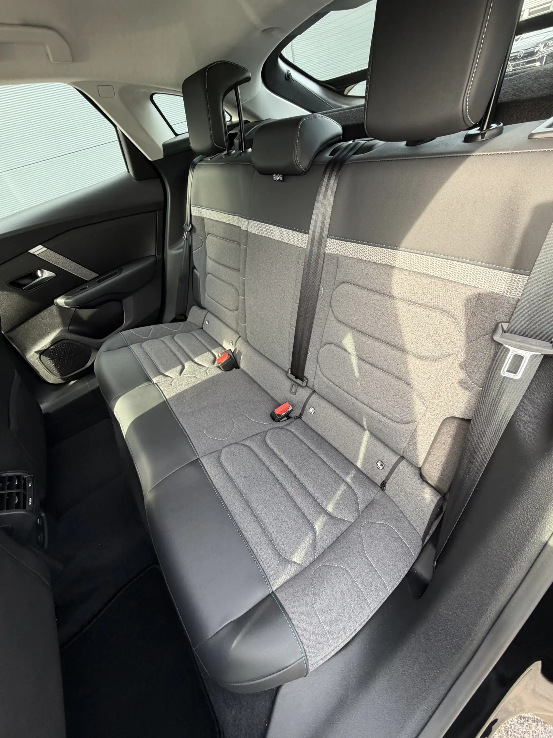 Citroen E-C4 Electric You 50 kWh (Camera - LED - Comfort Seats - Navigat — photo 13