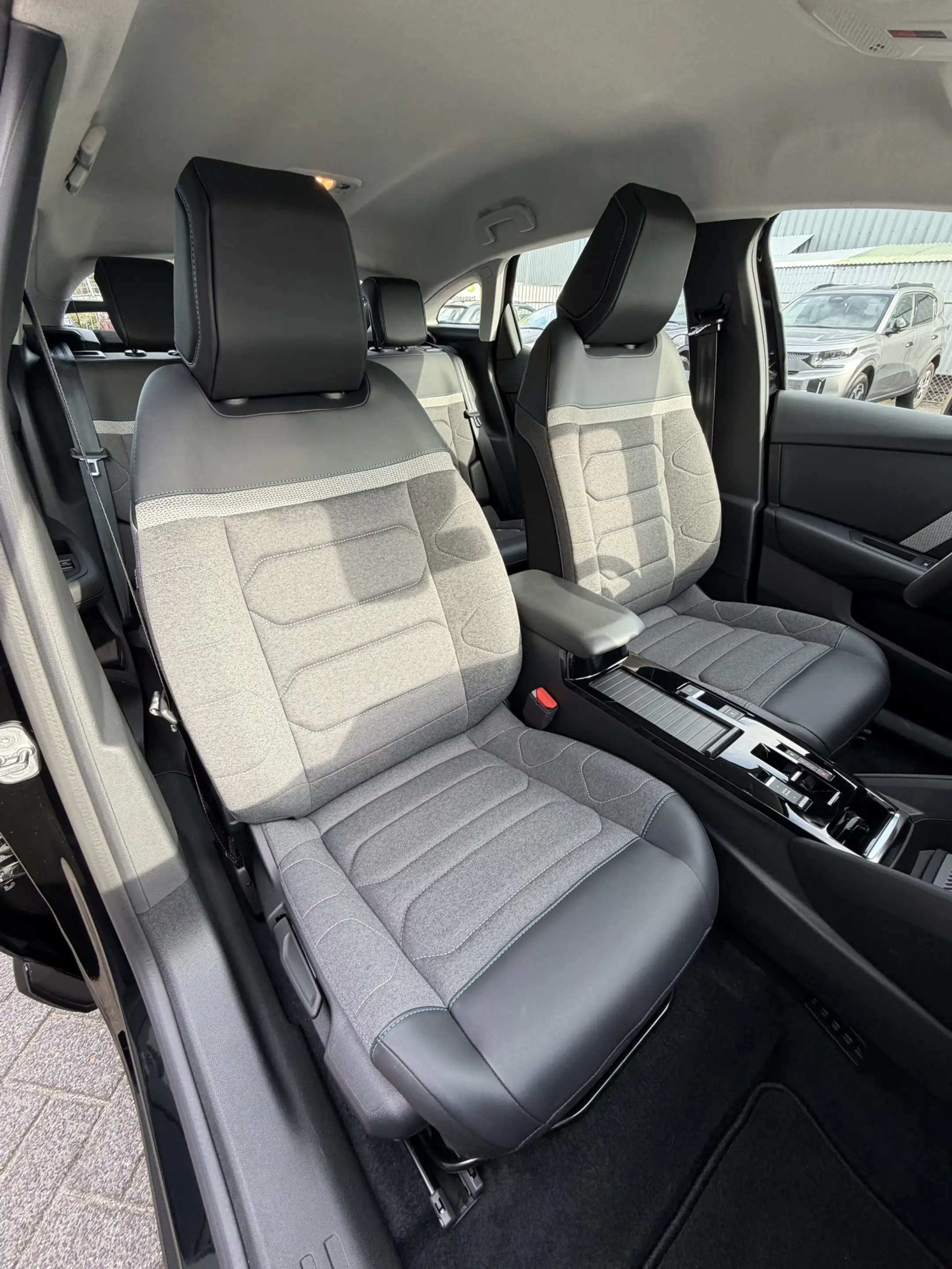 Citroen E-C4 Electric You 50 kWh (Camera - LED - Comfort Seats - Navigat — photo 11
