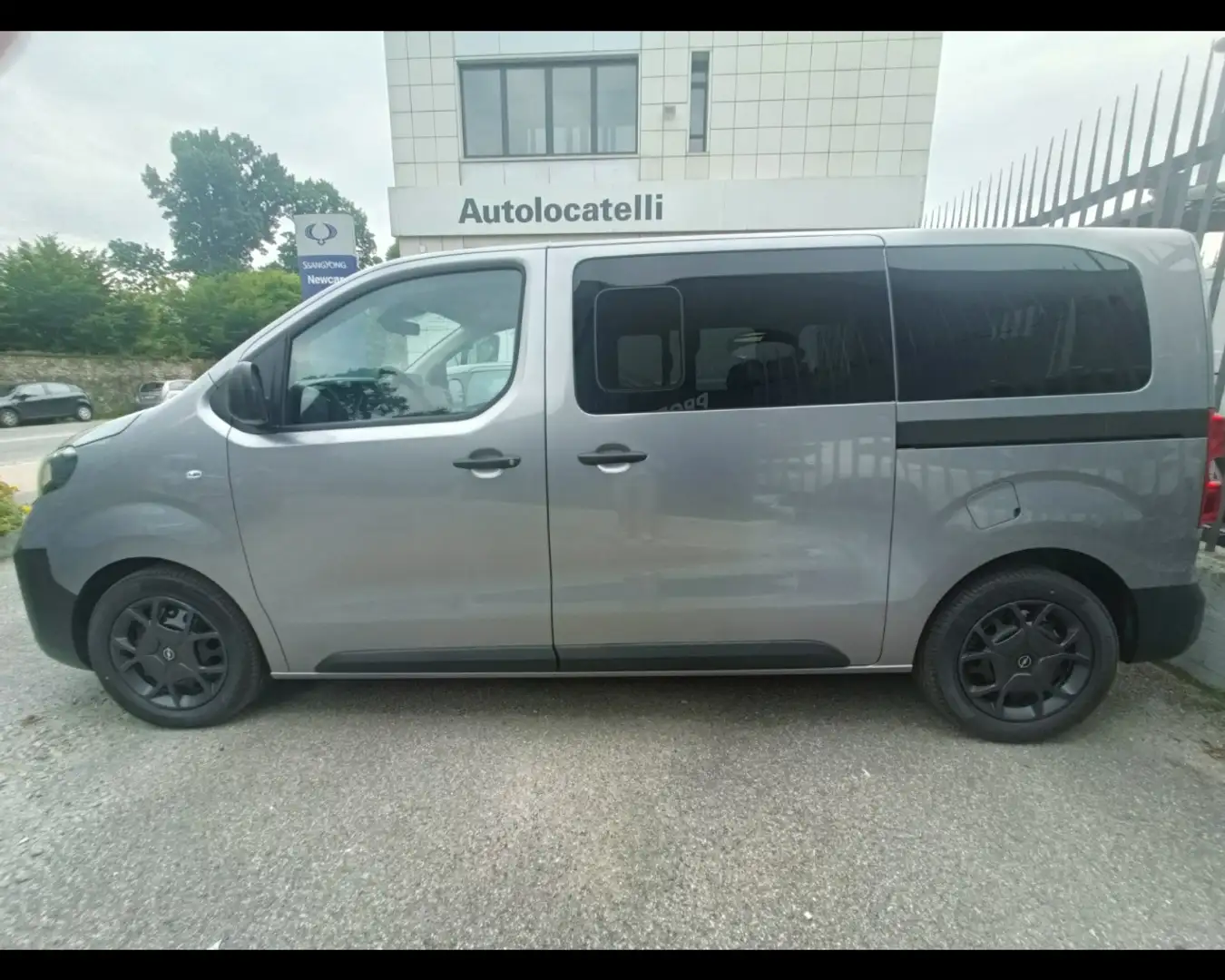 Opel Zafira Life Vivaro Life 2.0 Diesel 180CV S&S AT8 PL-TN M Grigio - 2