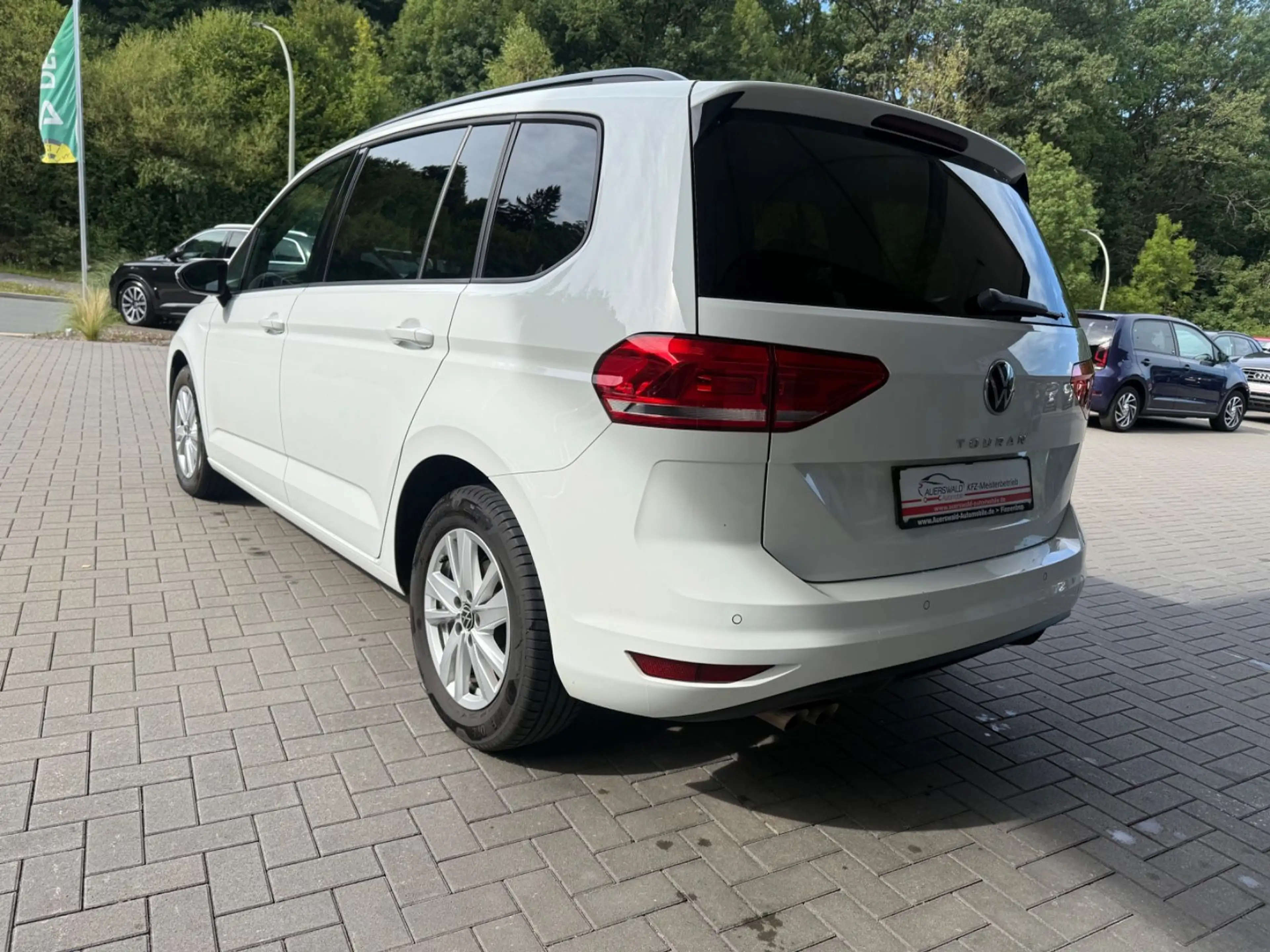 Volkswagen Touran Comfortline*DSG *AHK *ACC *DAB *LED — photo 6