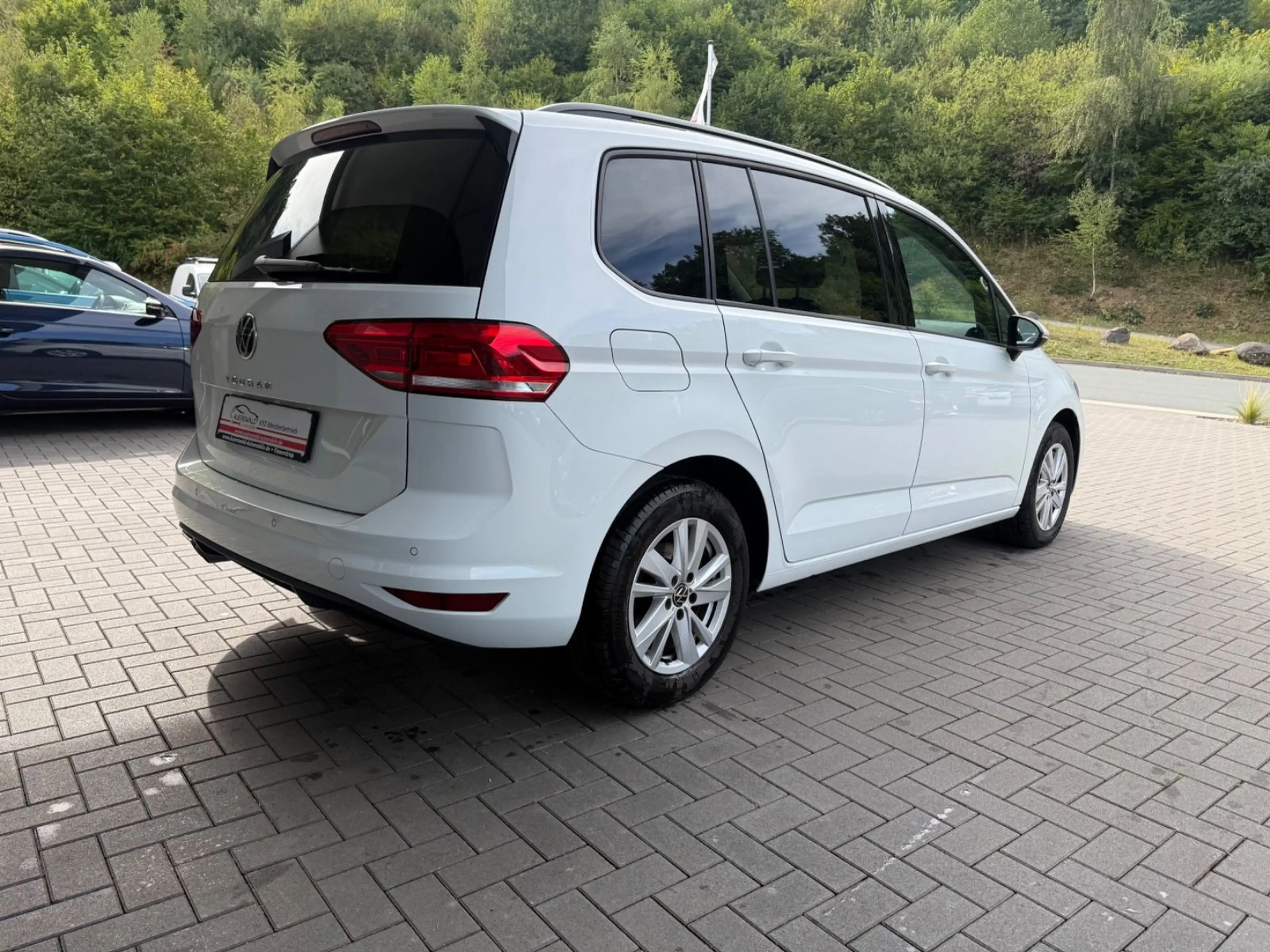 Volkswagen Touran Comfortline*DSG *AHK *ACC *DAB *LED — photo 5