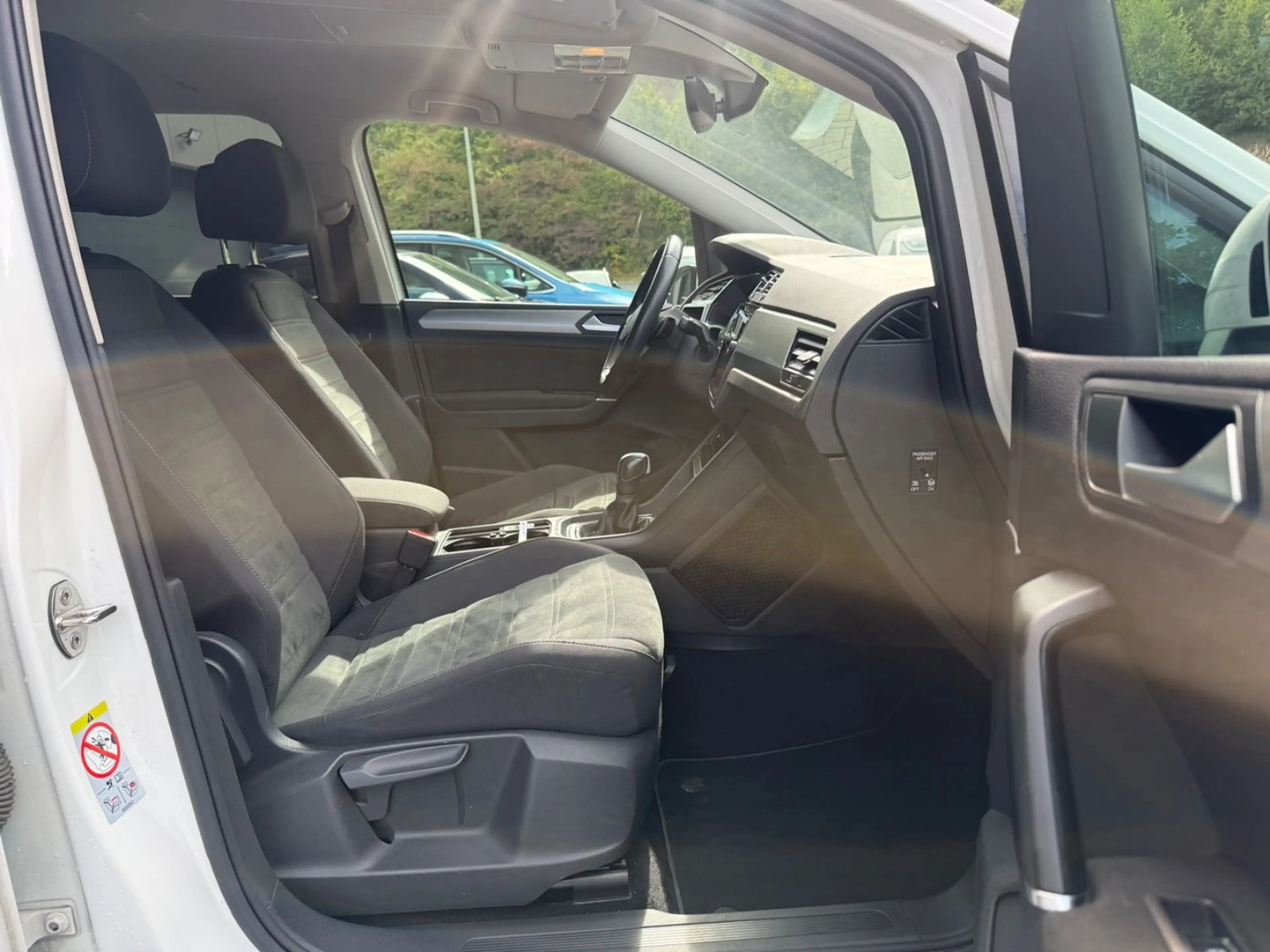 Volkswagen Touran Comfortline*DSG *AHK *ACC *DAB *LED — photo 11