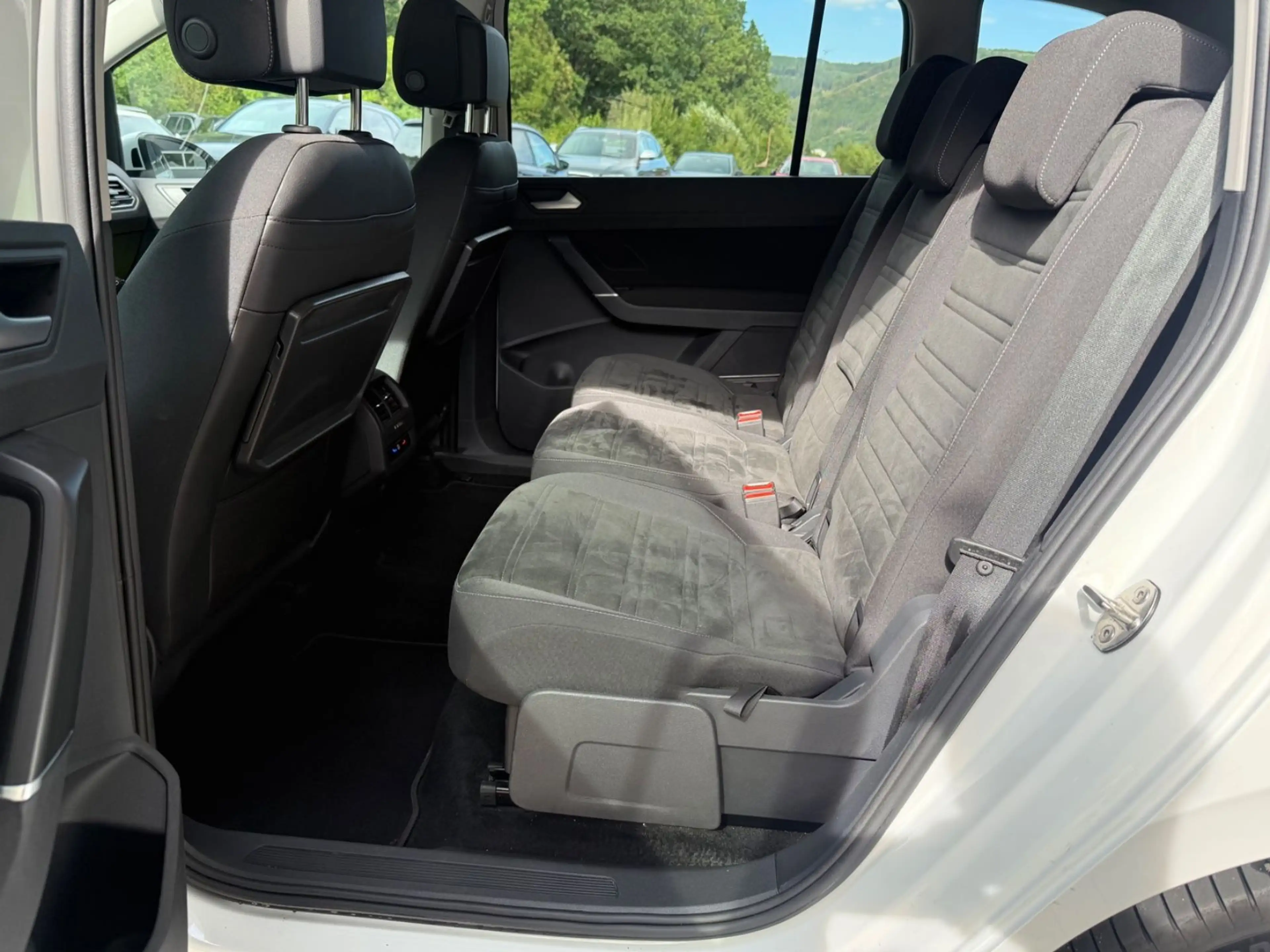 Volkswagen Touran Comfortline*DSG *AHK *ACC *DAB *LED — photo 12