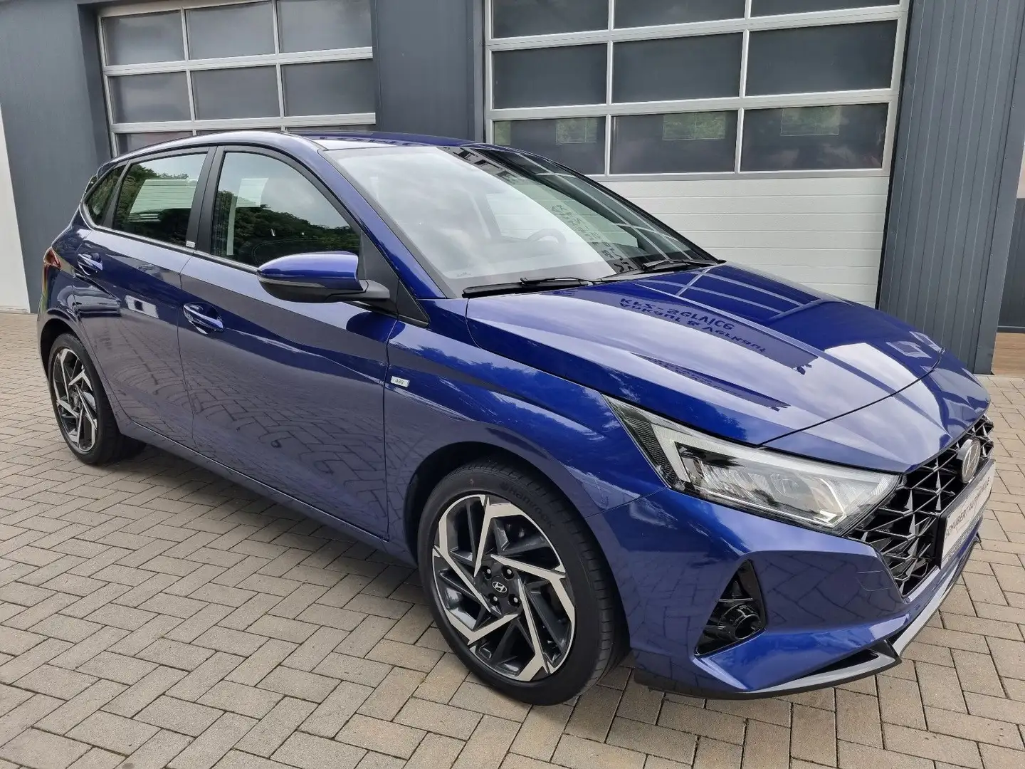 Hyundai i20 Intro Edition Mild-Hybrid *top ausgestattet* Bleu - 1