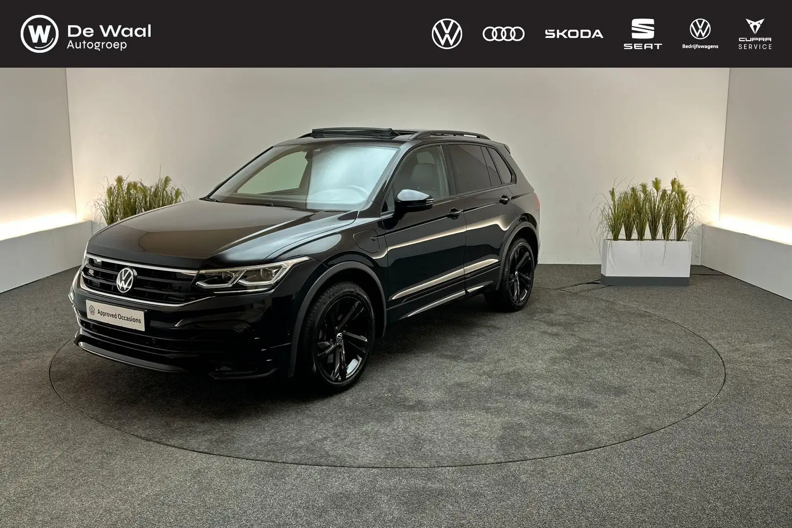 Volkswagen Tiguan 1.4 TSI 245pk DSG eHybrid R-Line Business+ | Panor Schwarz - 1