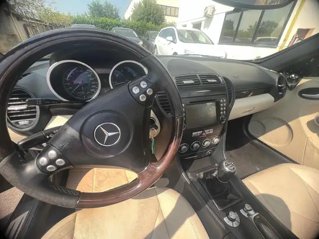 Mercedes-Benz SLK view 11