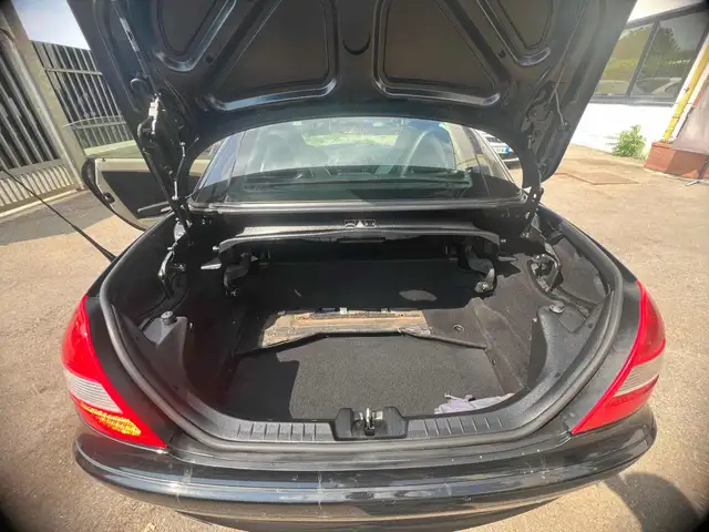 Mercedes-Benz SLK view 12
