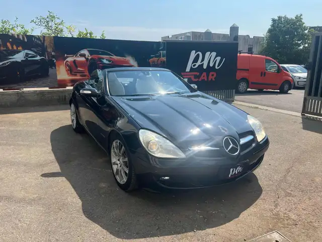 Mercedes-Benz SLK view 3