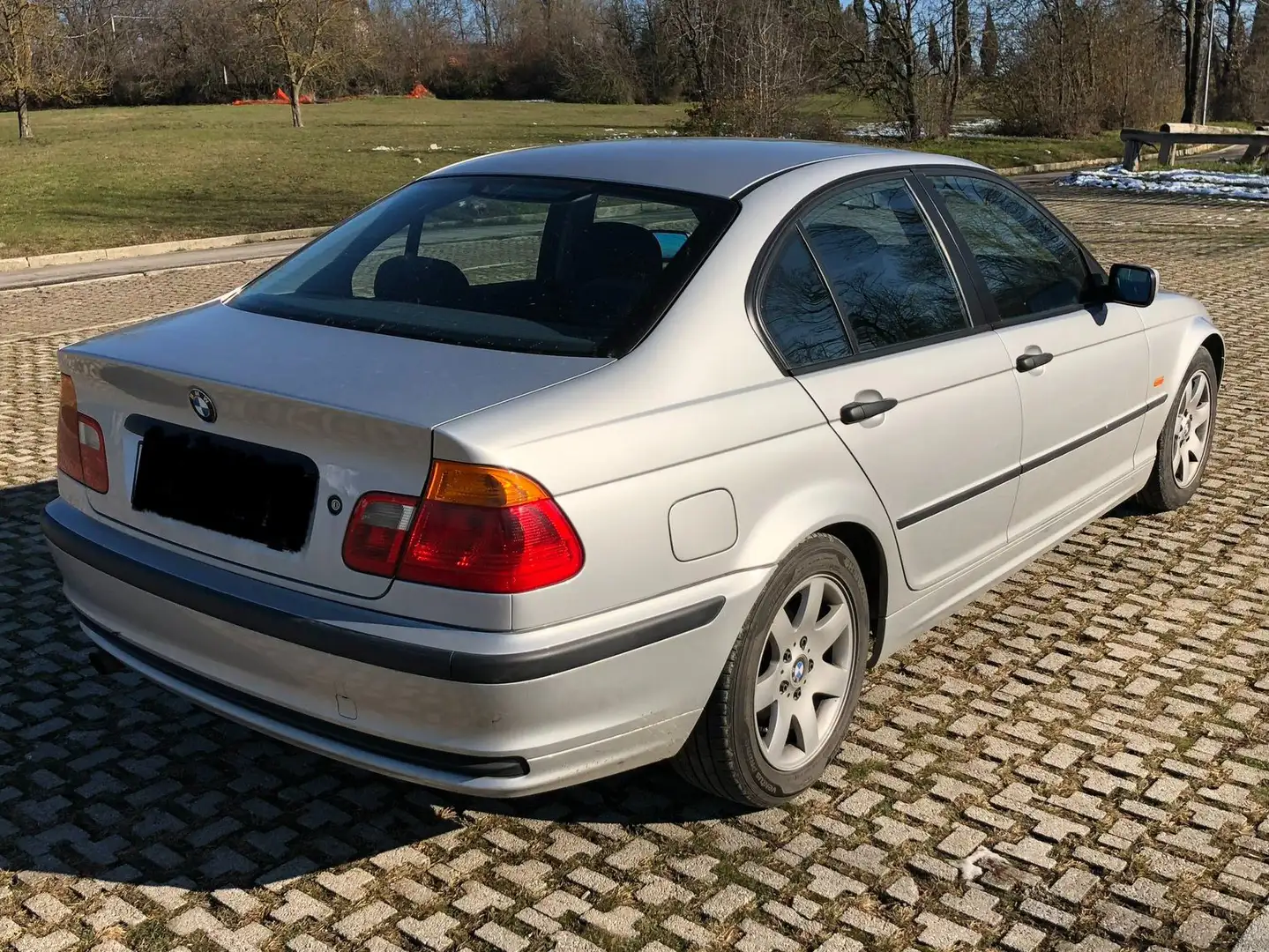 BMW 318 i Argintiu - 2