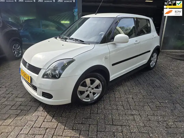 Suzuki Swift 1.5 Exclusive | NIEUWE APK | NW KOPPELING | AIRCO