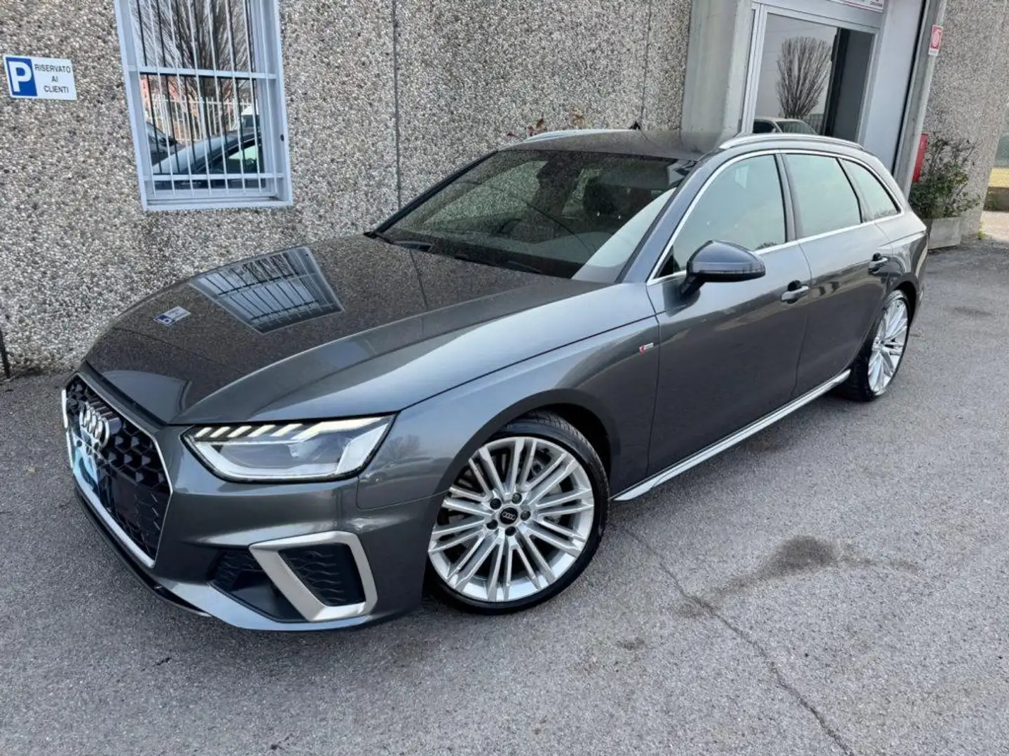 Audi A4 Avant 45 TFSI quattro S tronic S line edition Gris - 2