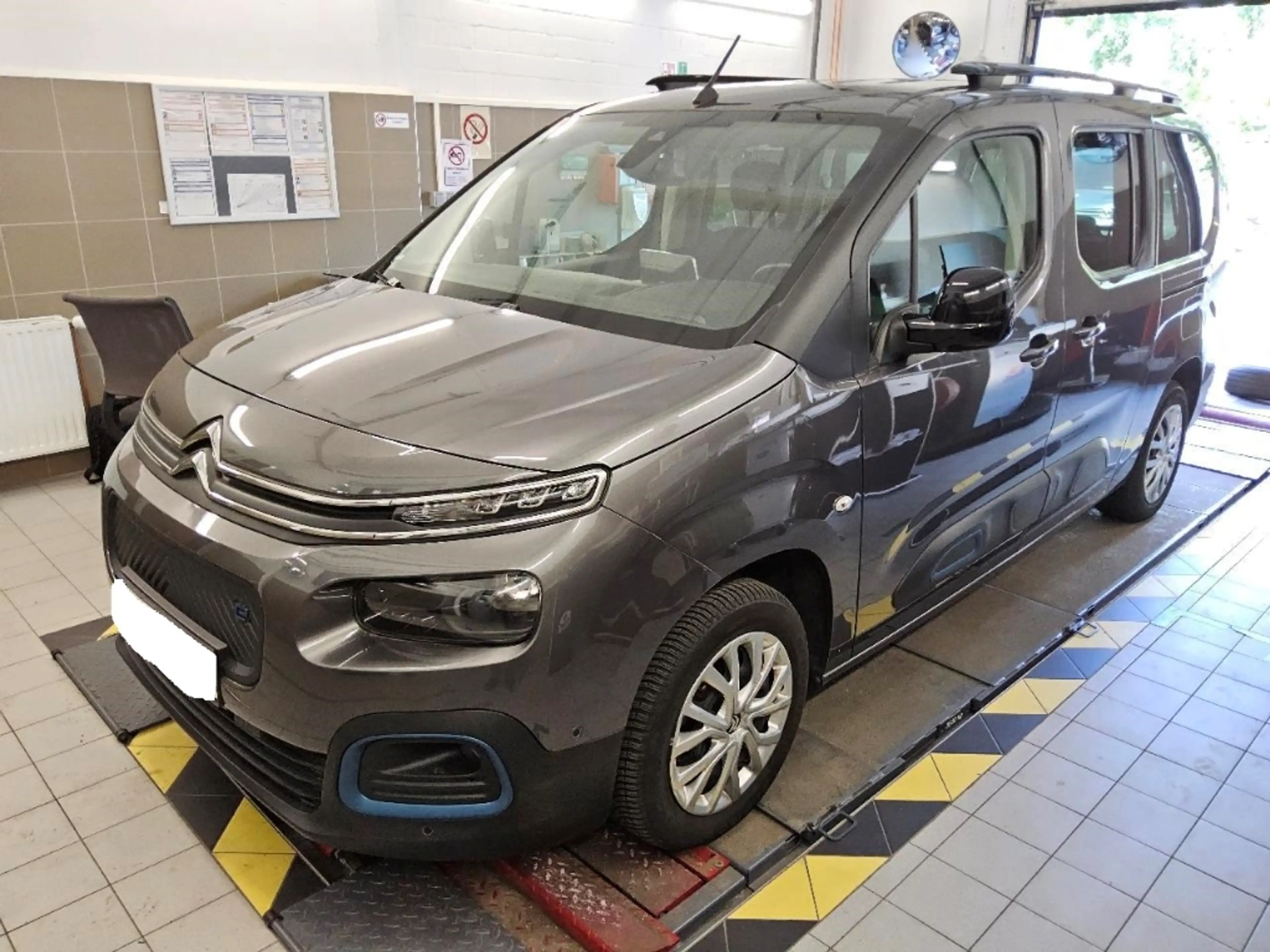 Citroen Berlingo Feel XL 11kw Charger Kamera PDC v+h — photo 2
