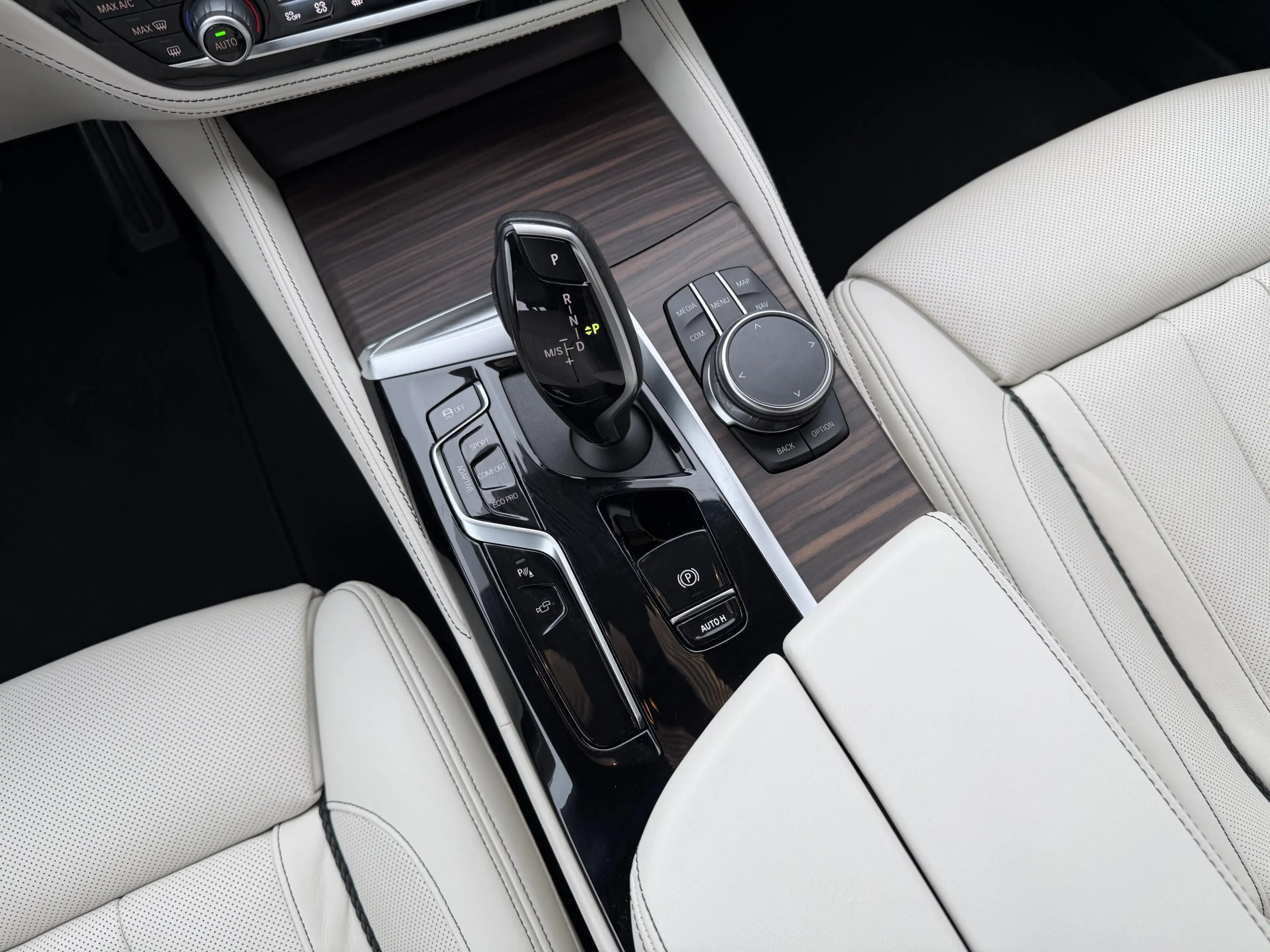 BMW 540 d xDrive Touring — photo 8