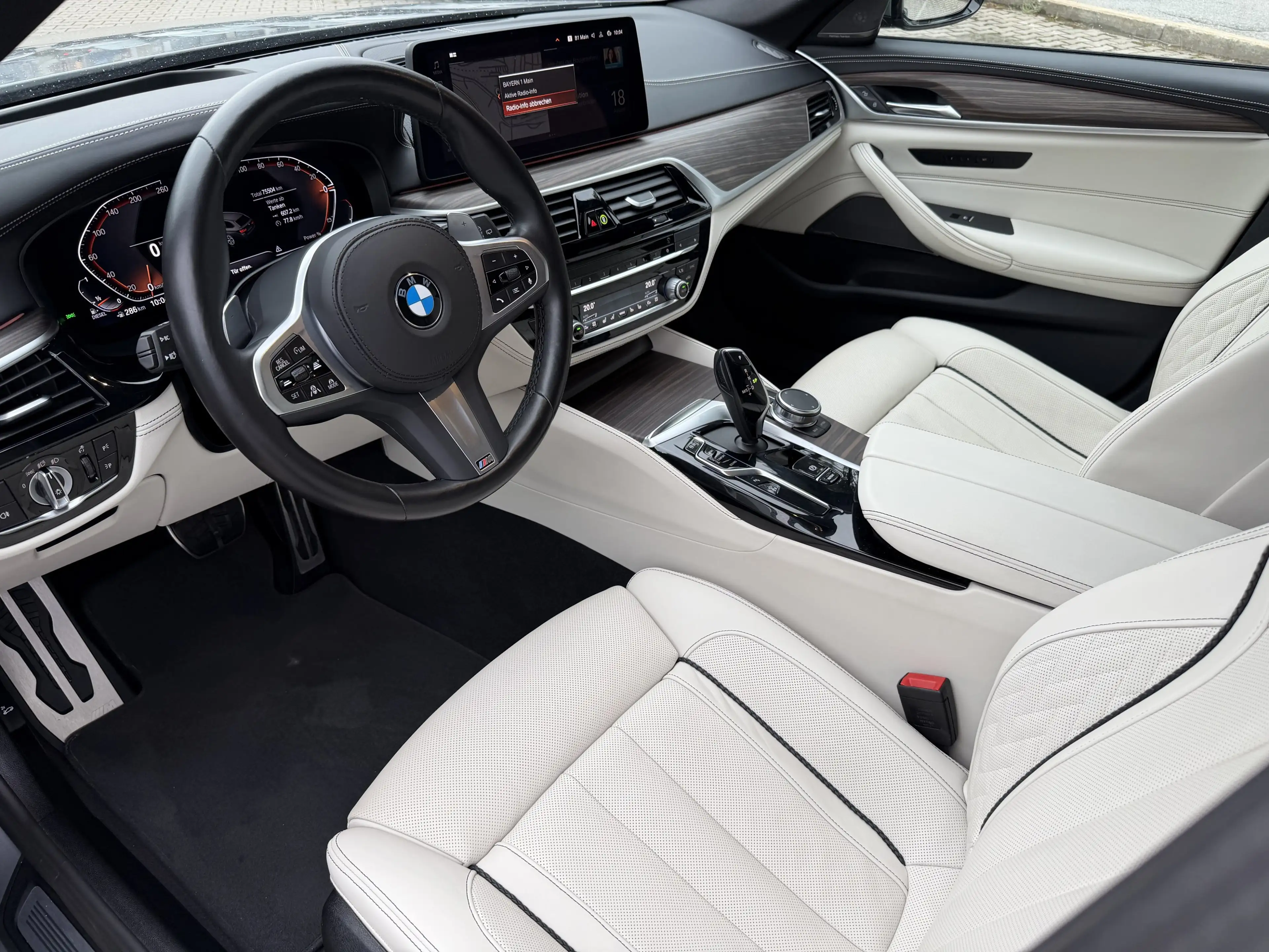 BMW 540 d xDrive Touring — photo 5