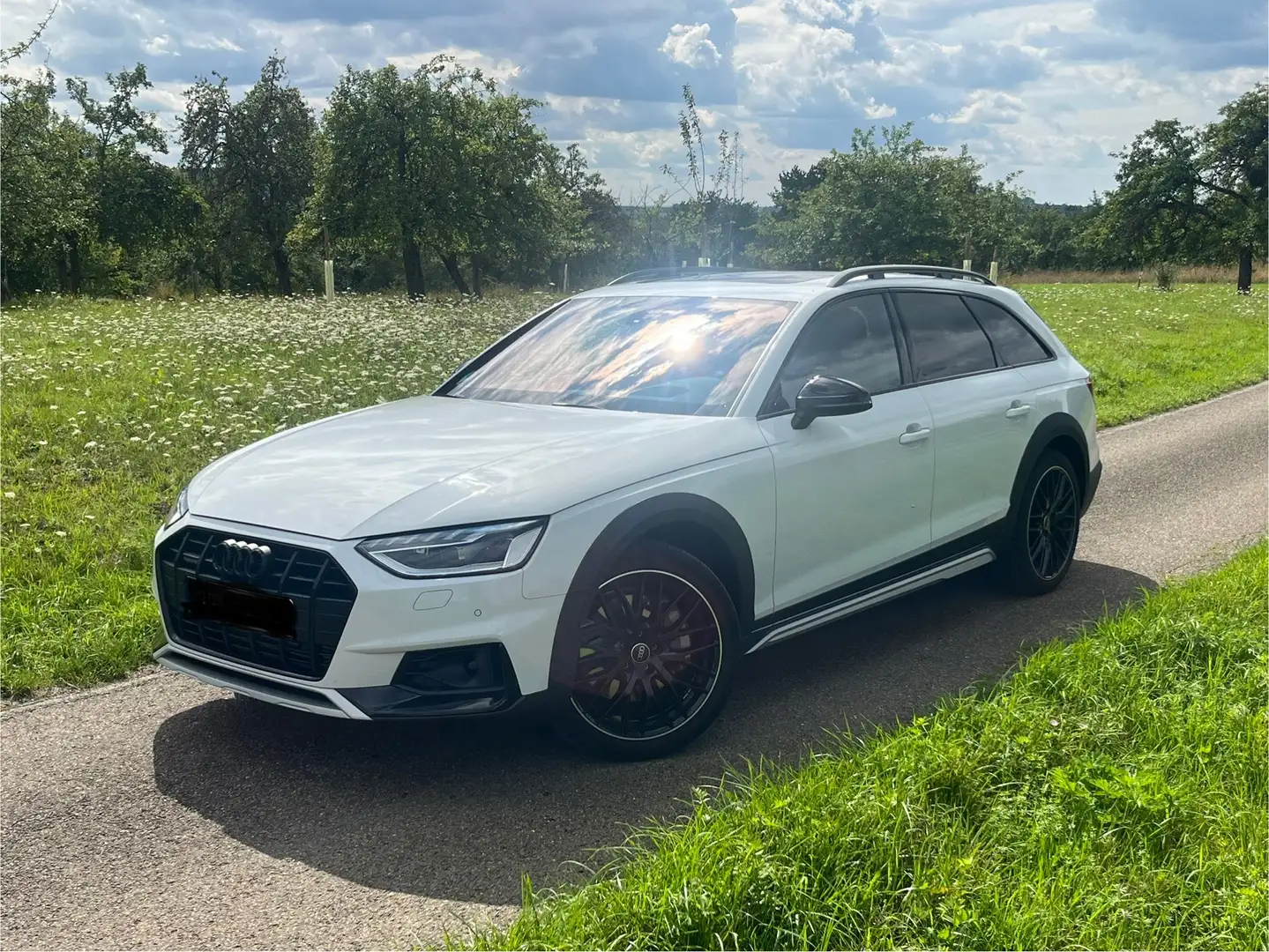 Audi A4 allroad 45 TFSI *HuD*B&O*Pano*AHK*Matrix* uvm Weiß - 1