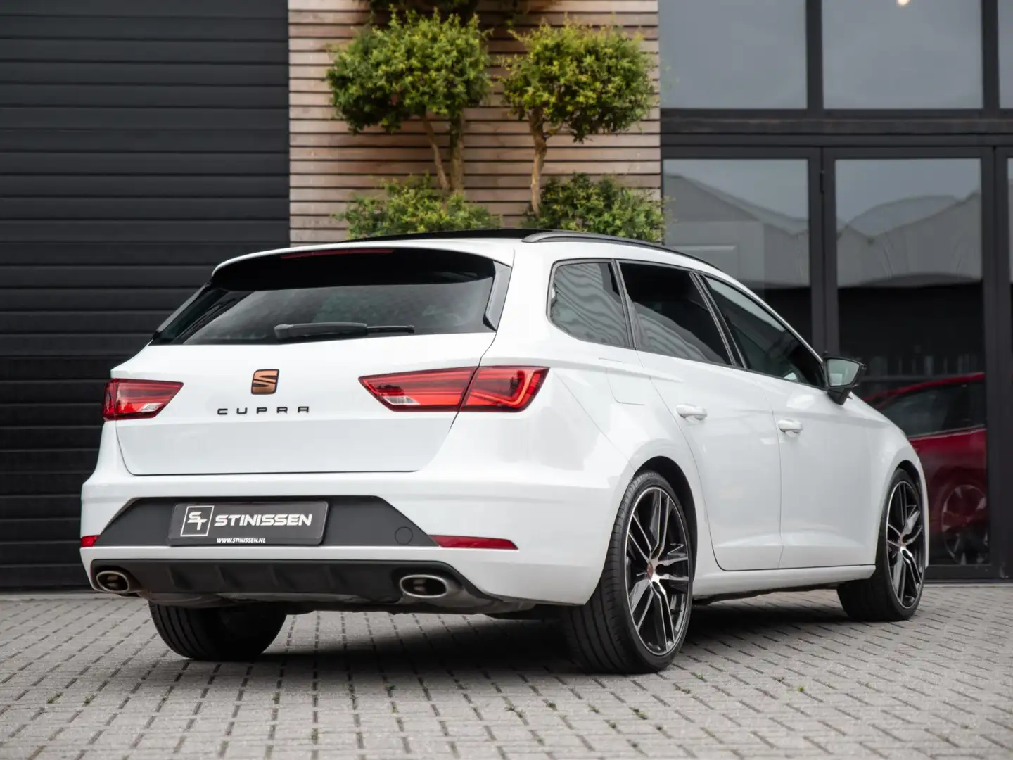 SEAT Leon ST 2.0 TSI CUPRA Pano Virtual DCC - 2
