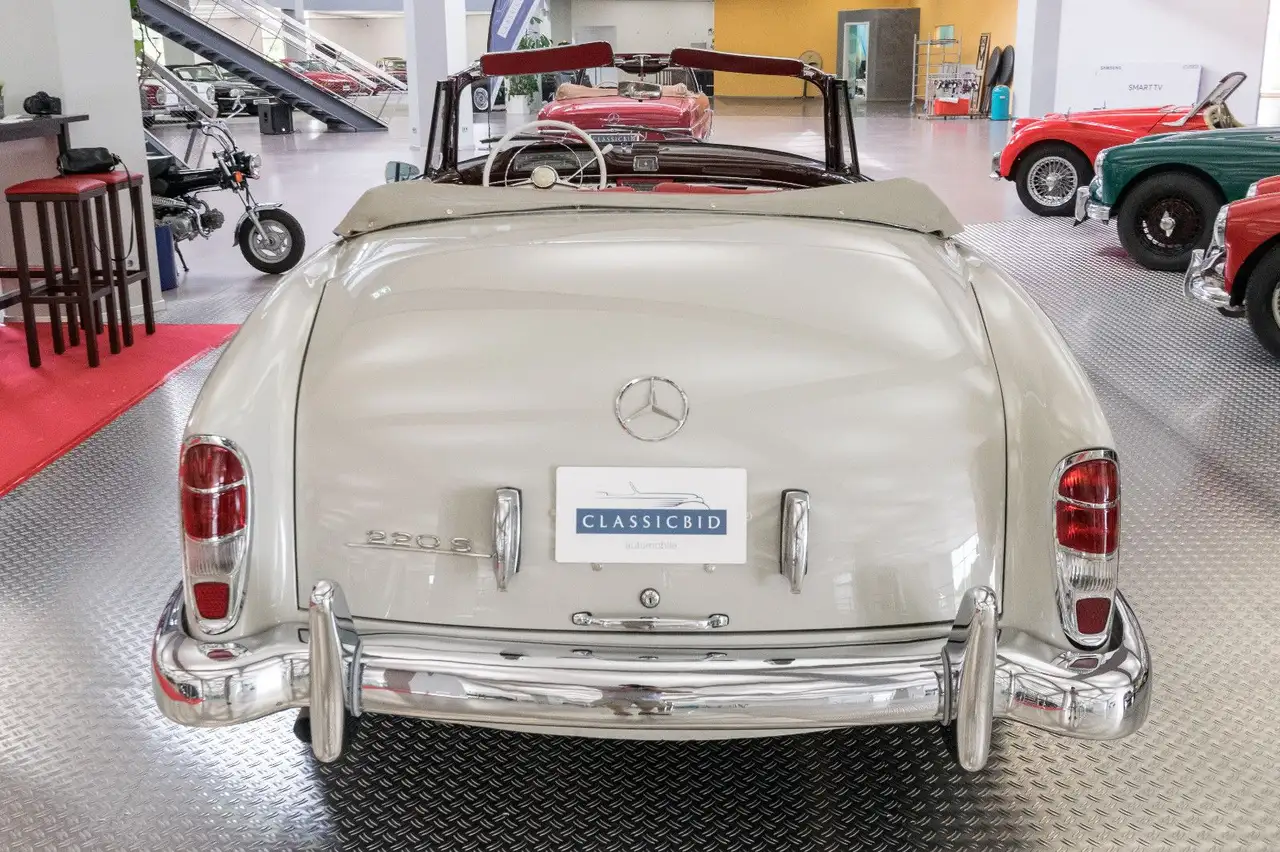 Mercedes-Benz 220 S Ponton Cabriolet, foto 6