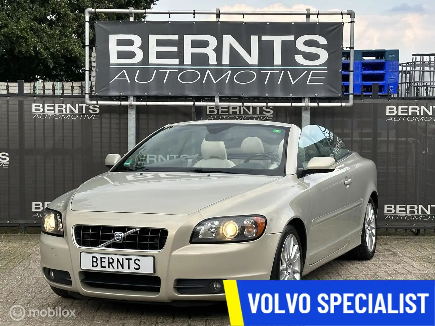 Volvo C70 Convertible 2.4i Momentum|Trekhaak|Hout inleg Beige - 1