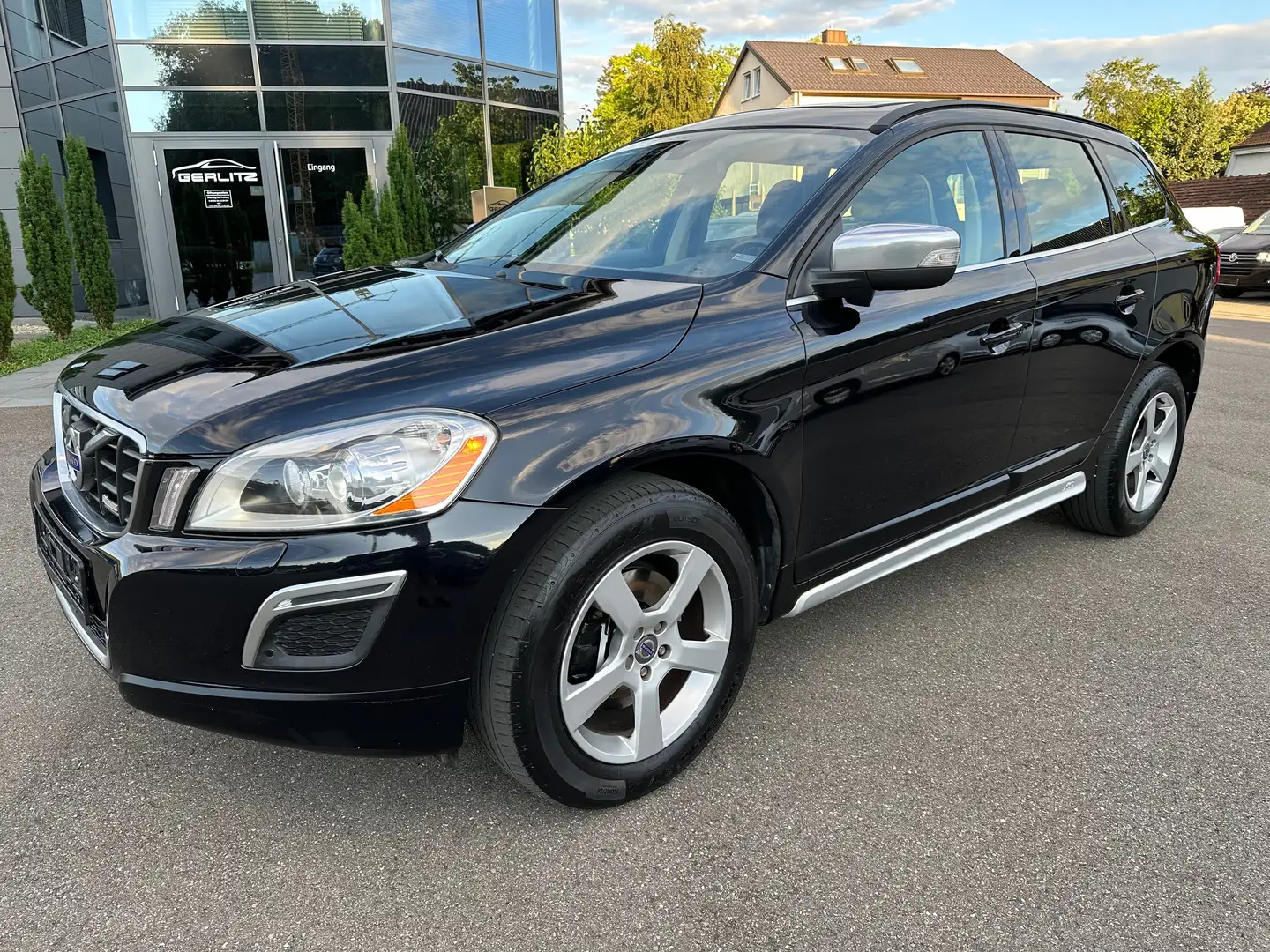 Volvo XC60 R-Design AWD/ACC/RFK/XENON/PANO Noir - 1