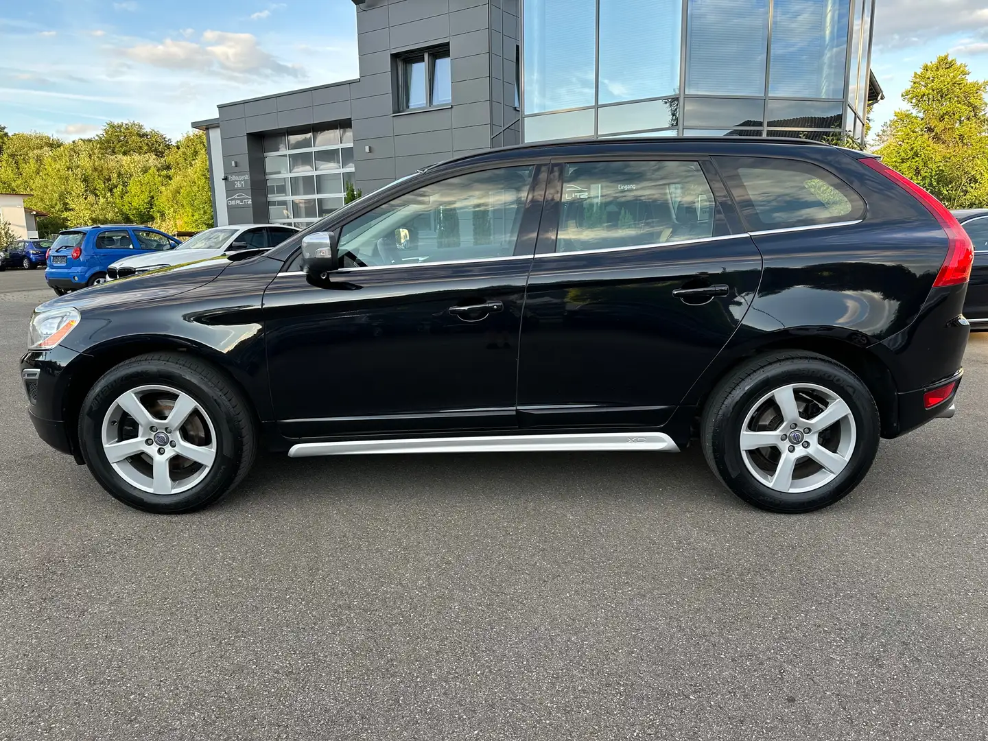 Volvo XC60 R-Design AWD/ACC/RFK/XENON/PANO Noir - 2