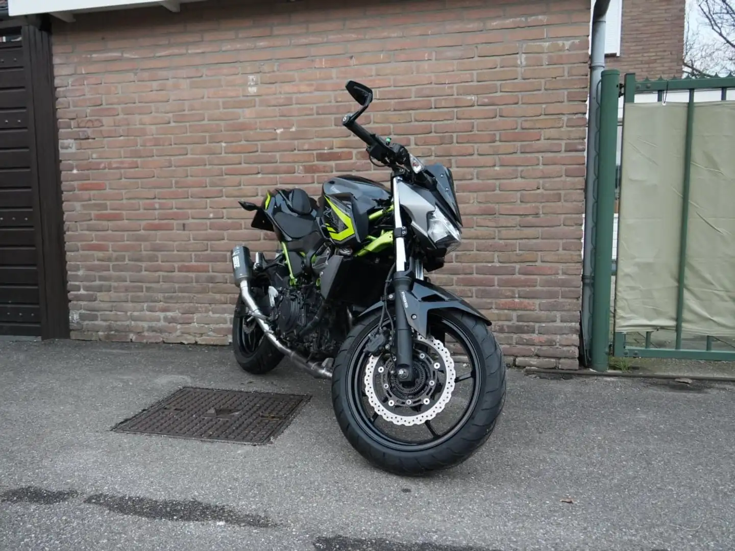 Kawasaki Z 400 Naked Verde - 1