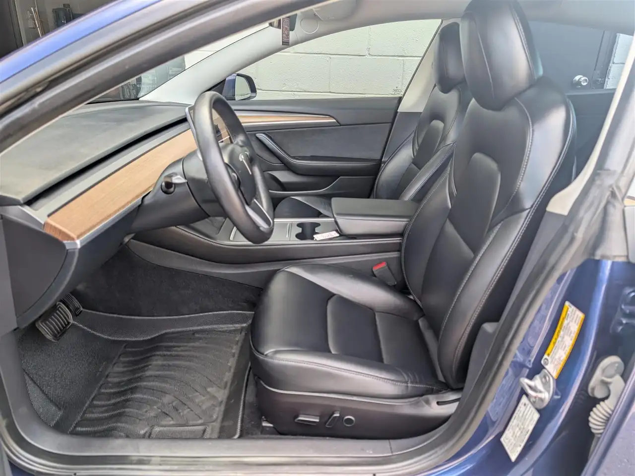 Tesla Model 3 photo Tesla Model 3