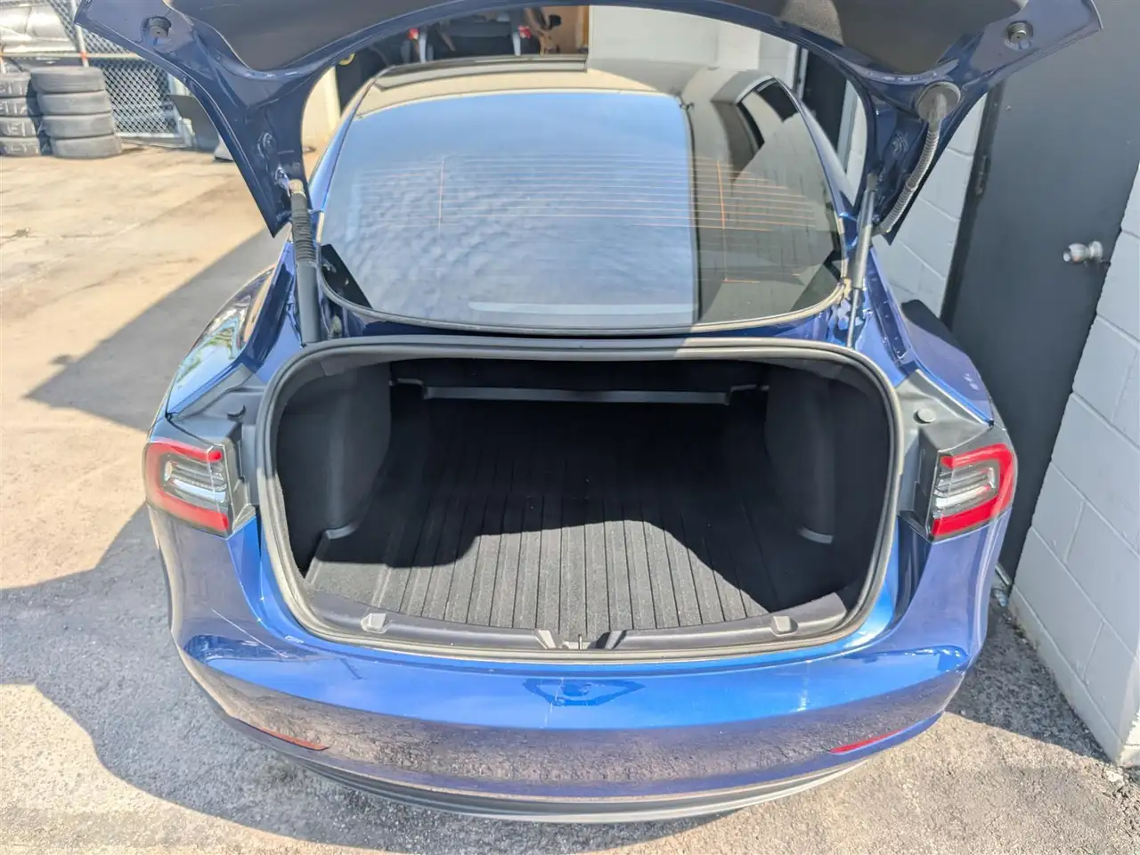 Tesla Model 3 photo Tesla Model 3