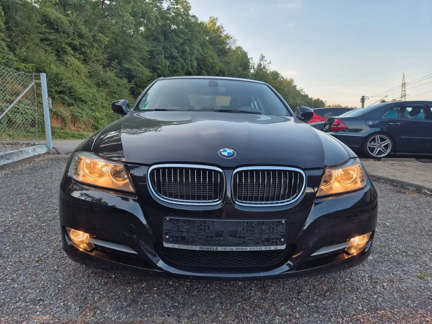 BMW 318 Baureihe 3 Lim. 318i Aus 1-Hand Top Zustand Zwart - 2
