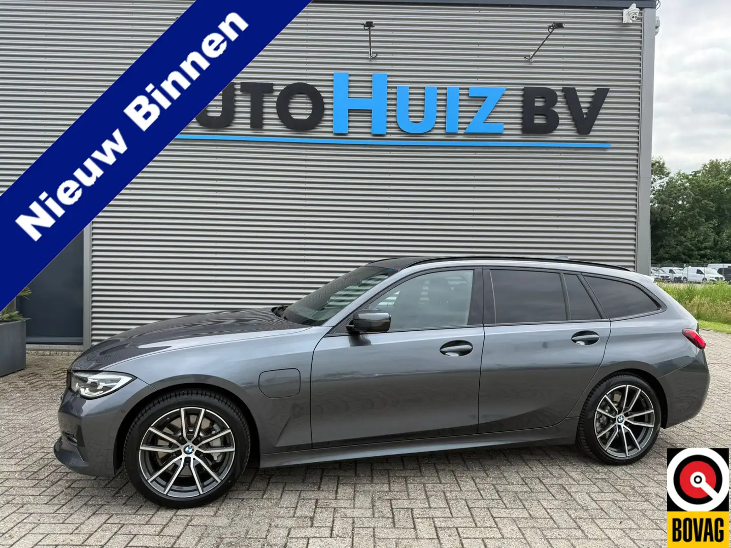 BMW 330 3-serie Touring 330e Executive Sport Line 18 inch Gris - 1
