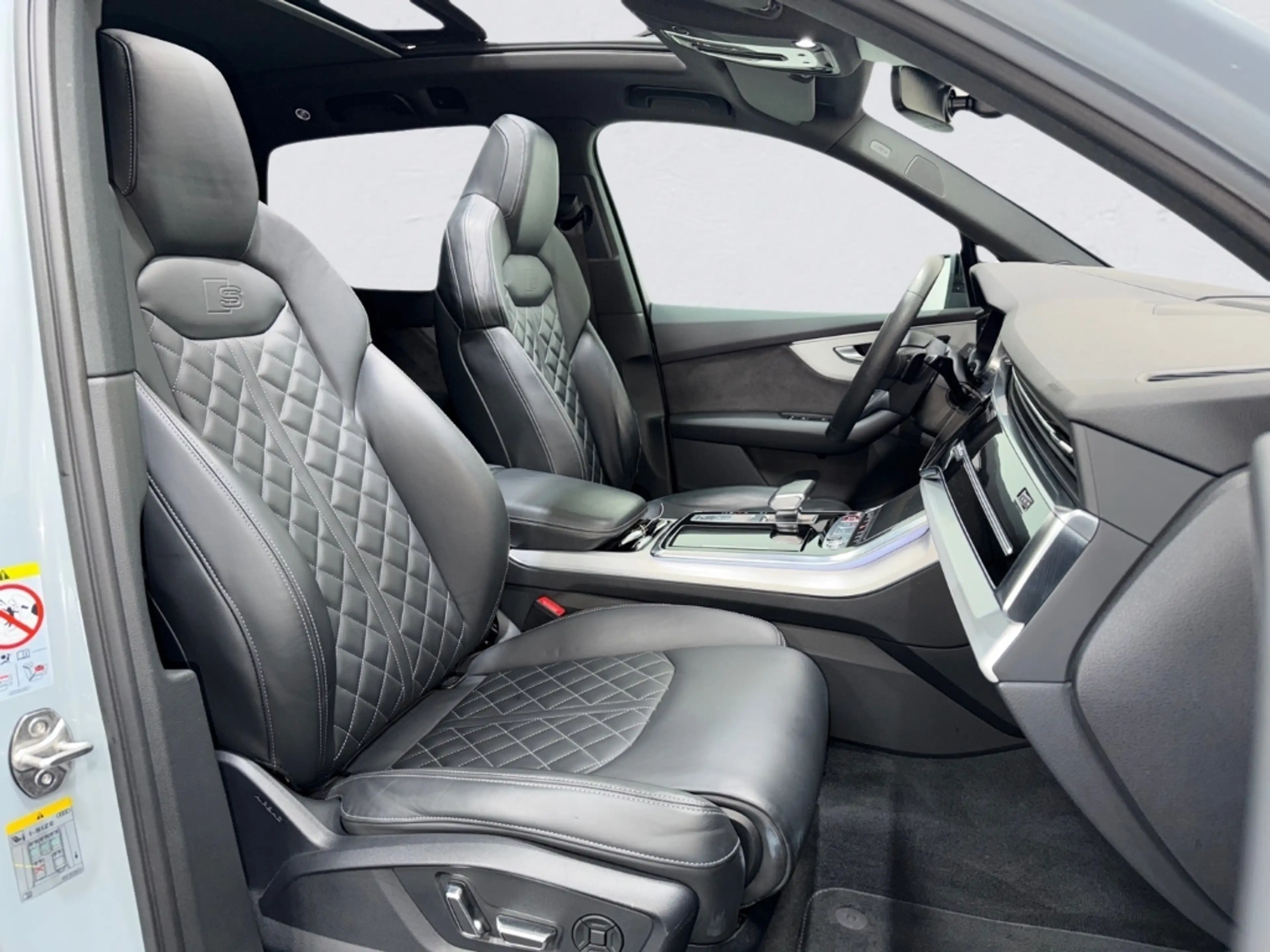 Audi SQ7 4.0 TFSI QU BLACK FAHRWERKSPAKET MATRIX PANO AHK 3 — photo 12