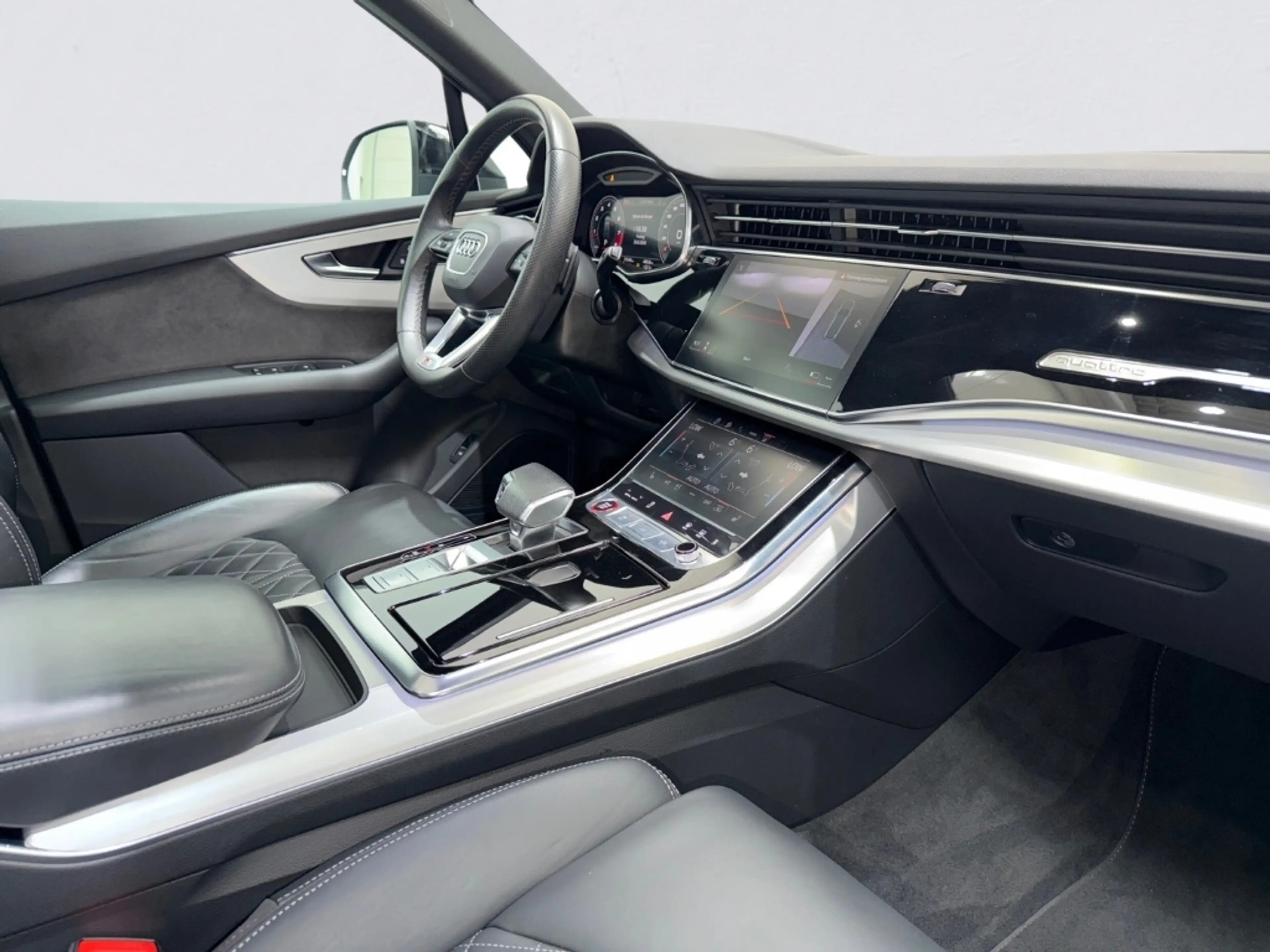Audi SQ7 4.0 TFSI QU BLACK FAHRWERKSPAKET MATRIX PANO AHK 3 — photo 13