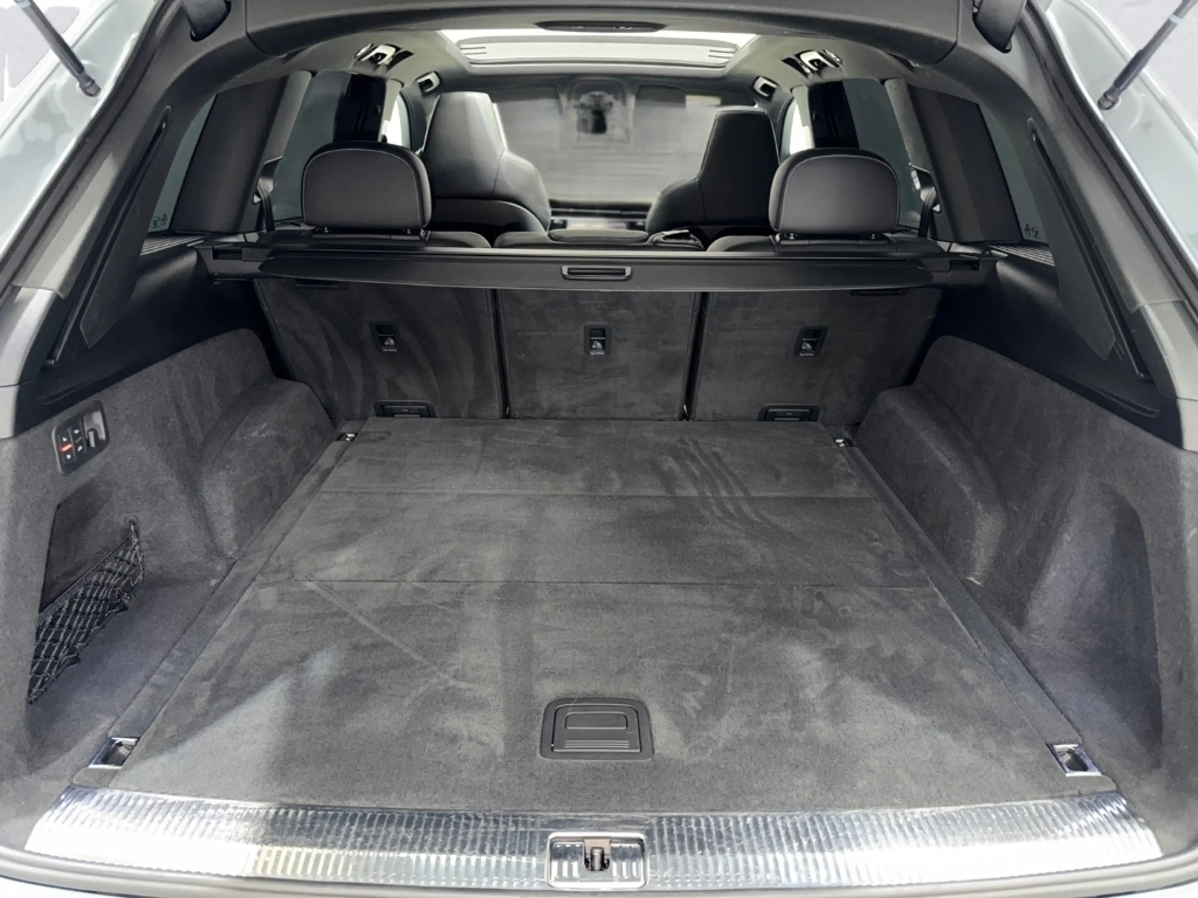 Audi SQ7 4.0 TFSI QU BLACK FAHRWERKSPAKET MATRIX PANO AHK 3 — photo 8