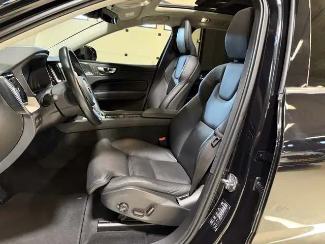 Volvo XC60 view 9
