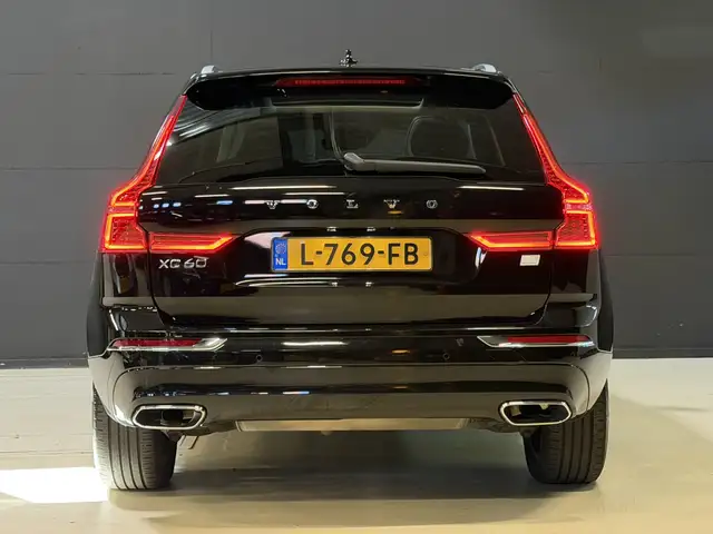 Volvo XC60 view 8