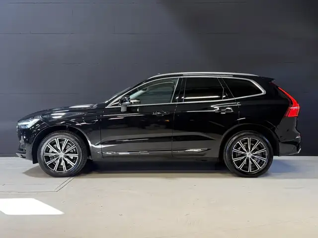 Volvo XC60 view 3