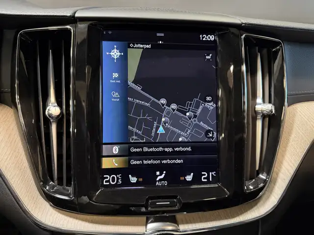 Volvo XC60 view 17