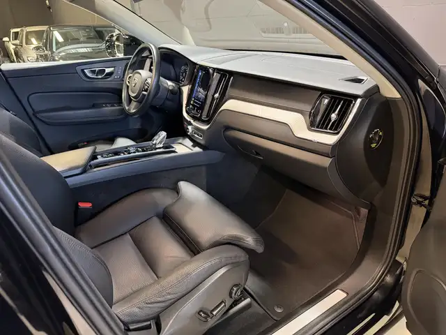 Volvo XC60 view 30