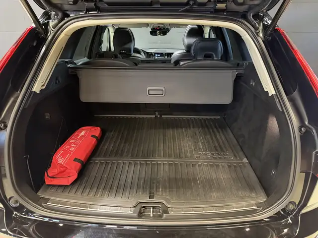 Volvo XC60 view 15
